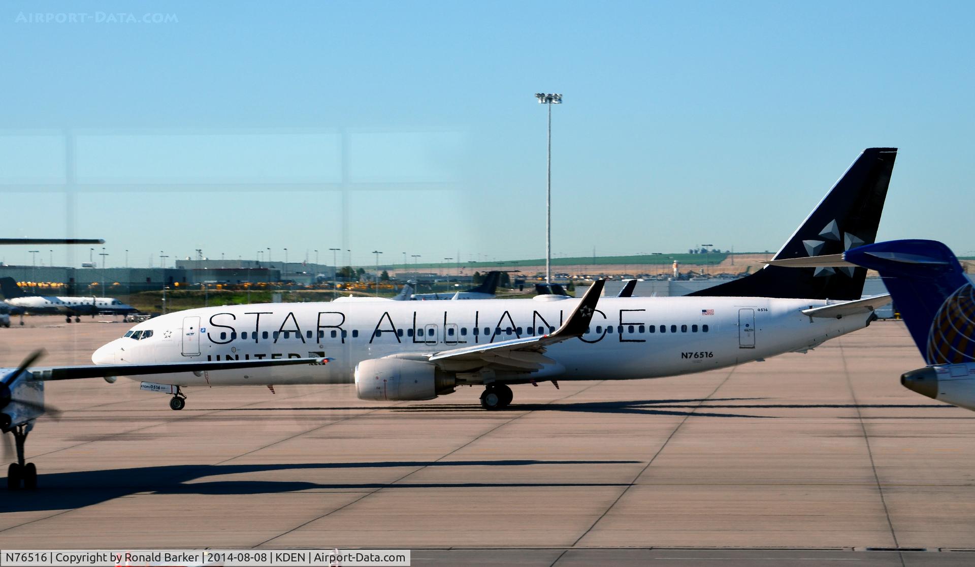 N76516, 2008 Boeing 737-824 C/N 37096, Taxi Denver