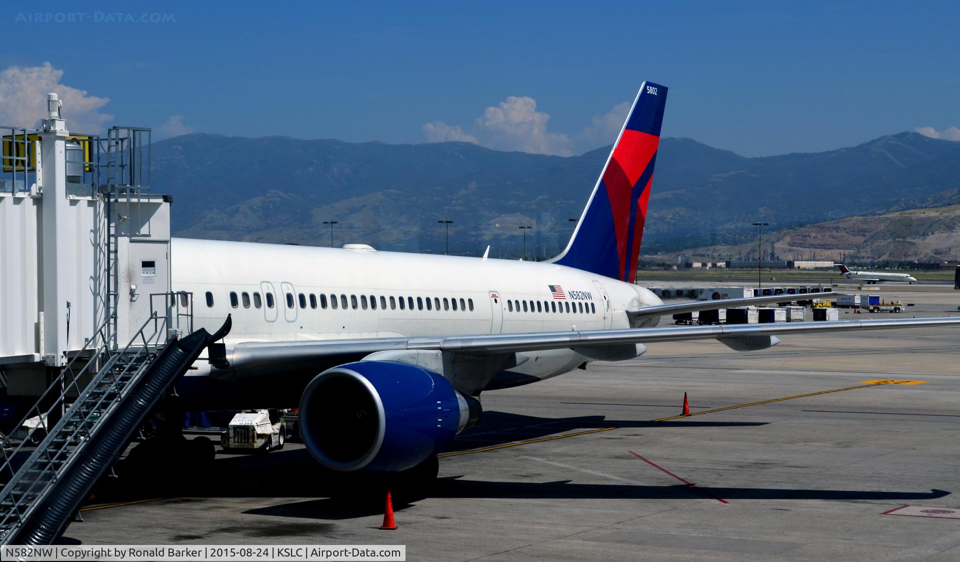 N582NW, 2002 Boeing 757-351 C/N 32981, At the gate SLC