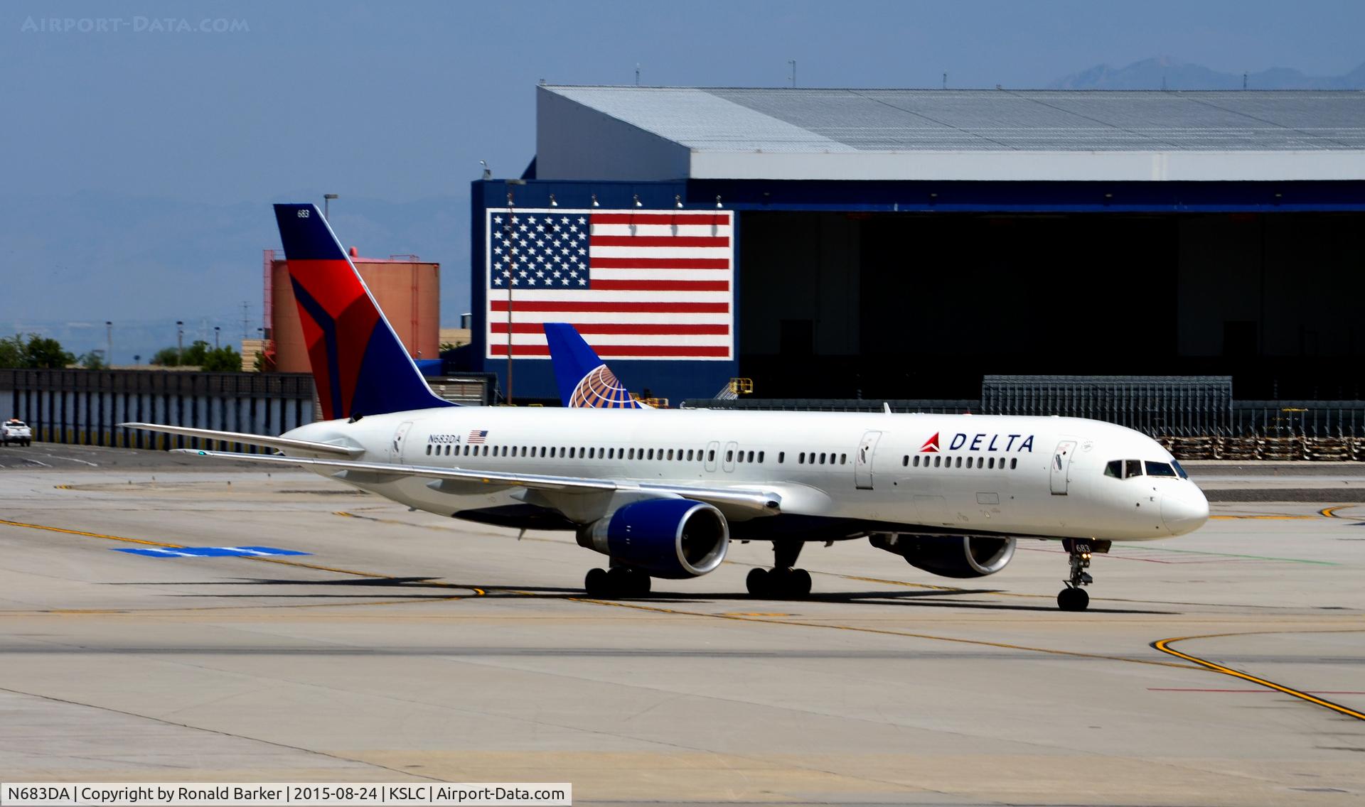 N683DA, 1993 Boeing 757-232 C/N 27103, Taxi to park SLC