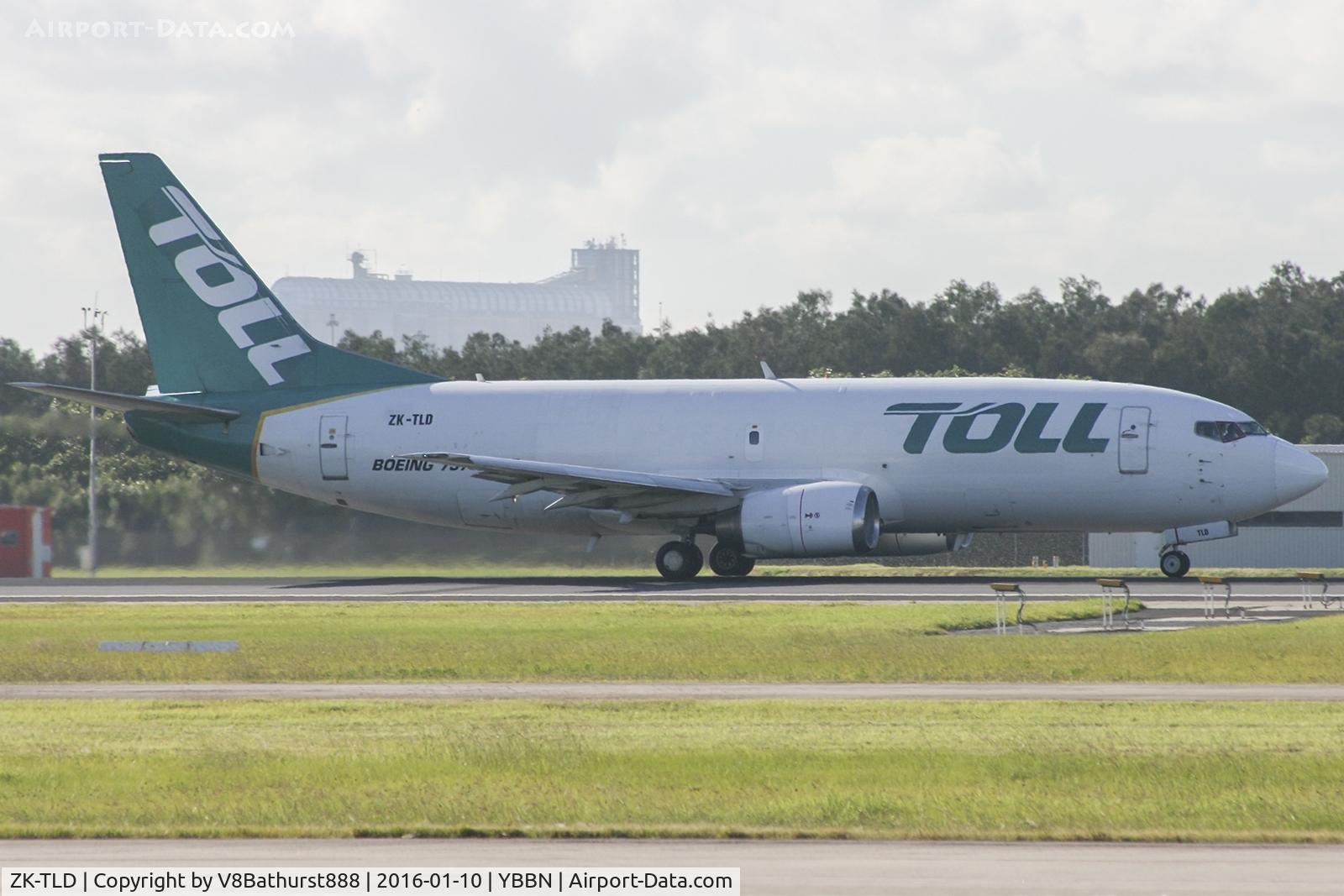 ZK-TLD, 1988 Boeing 737-3B7 C/N 23706, TLD departing for its freight service to Port Moresby