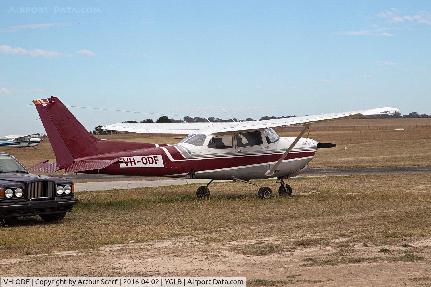 VH-ODF, 1981 Cessna 172RG  II Cutlass RG C/N 172RG-0826, Goulburn NSW April 2016