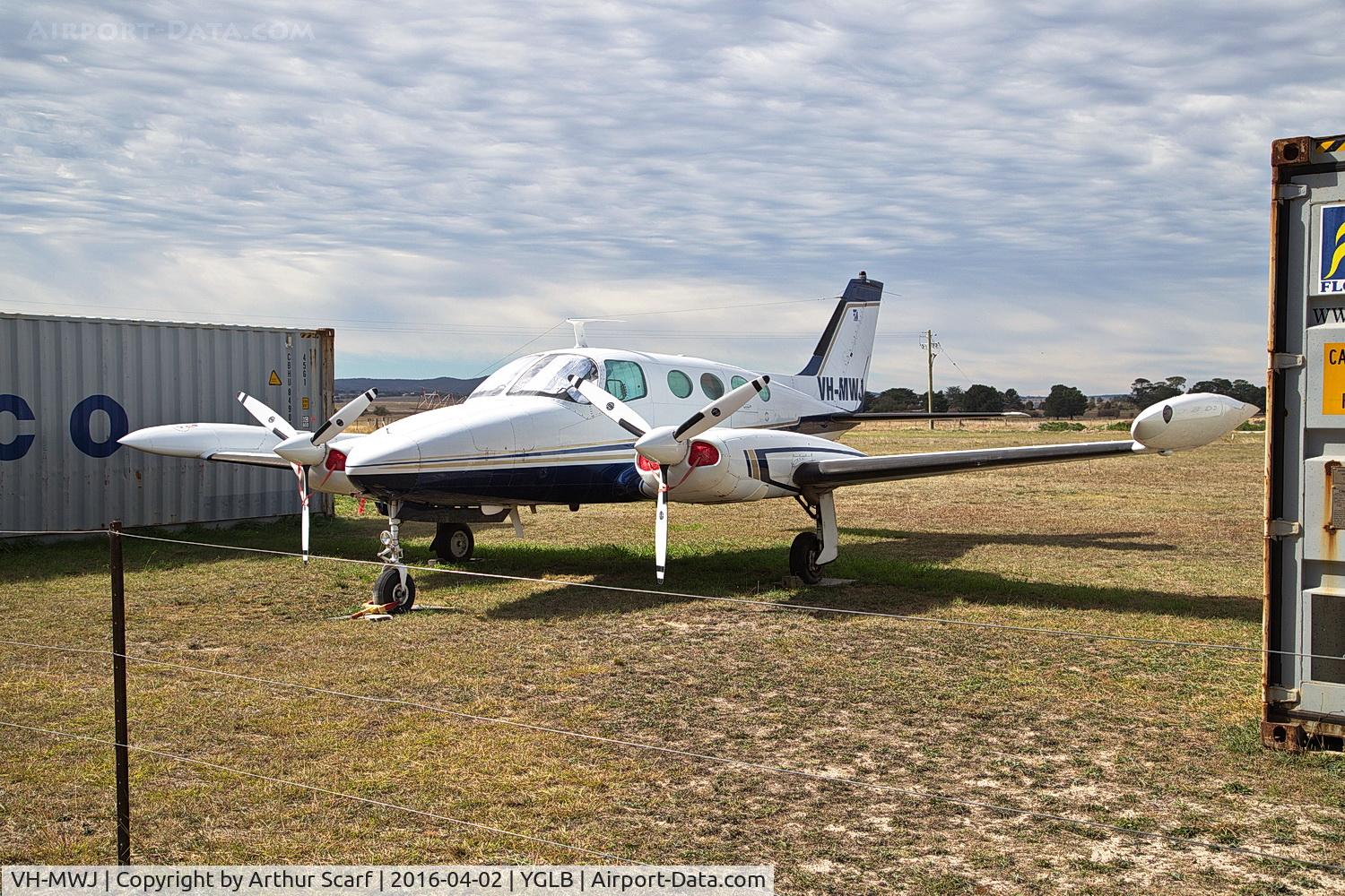 VH-MWJ, 1967 Cessna 411A C/N 411-0277, Goulburn NSW April 2016