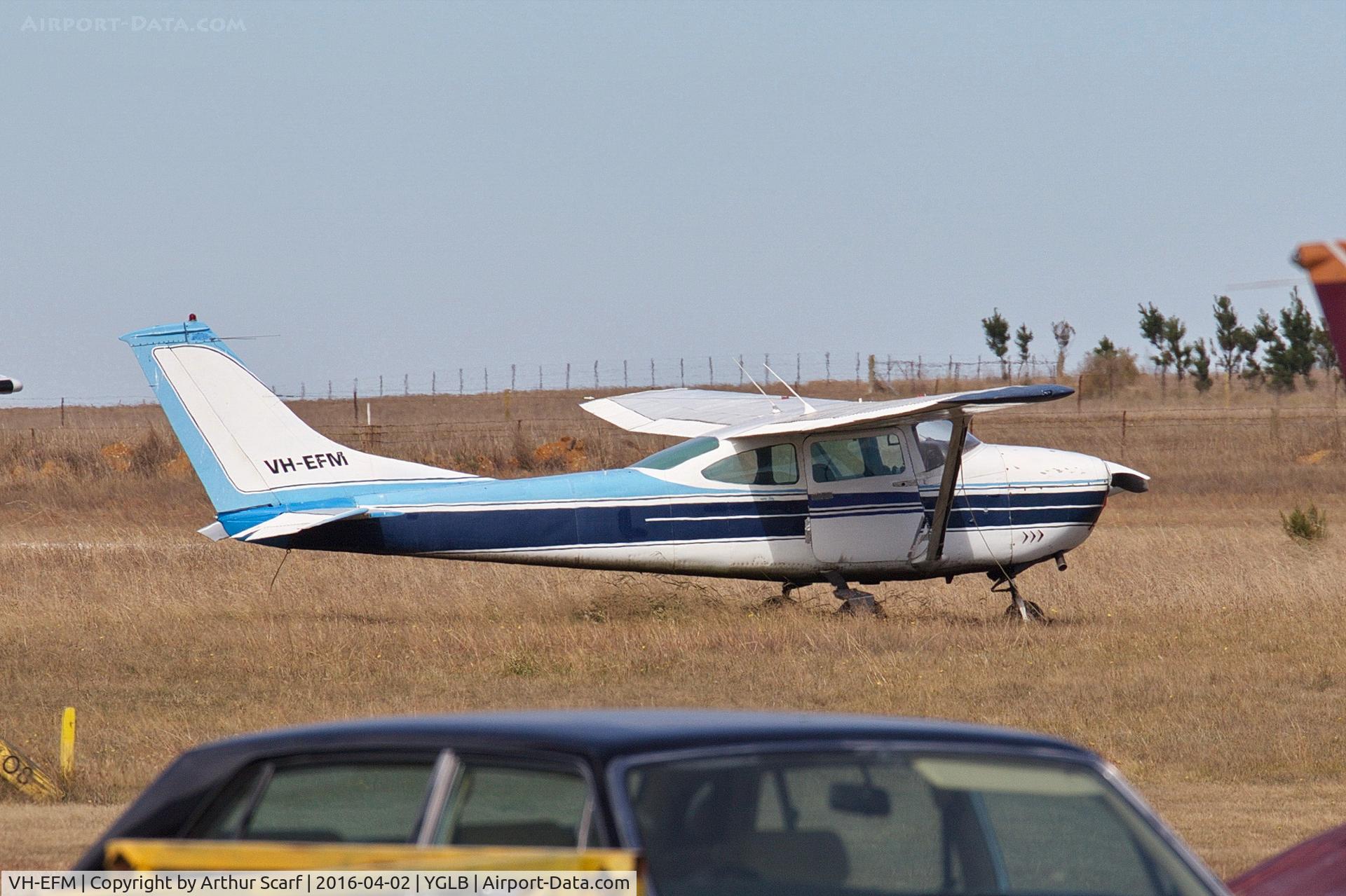 VH-EFM, 1967 Cessna 182L Skylane C/N 18258770, Goulburn NSW April 2016