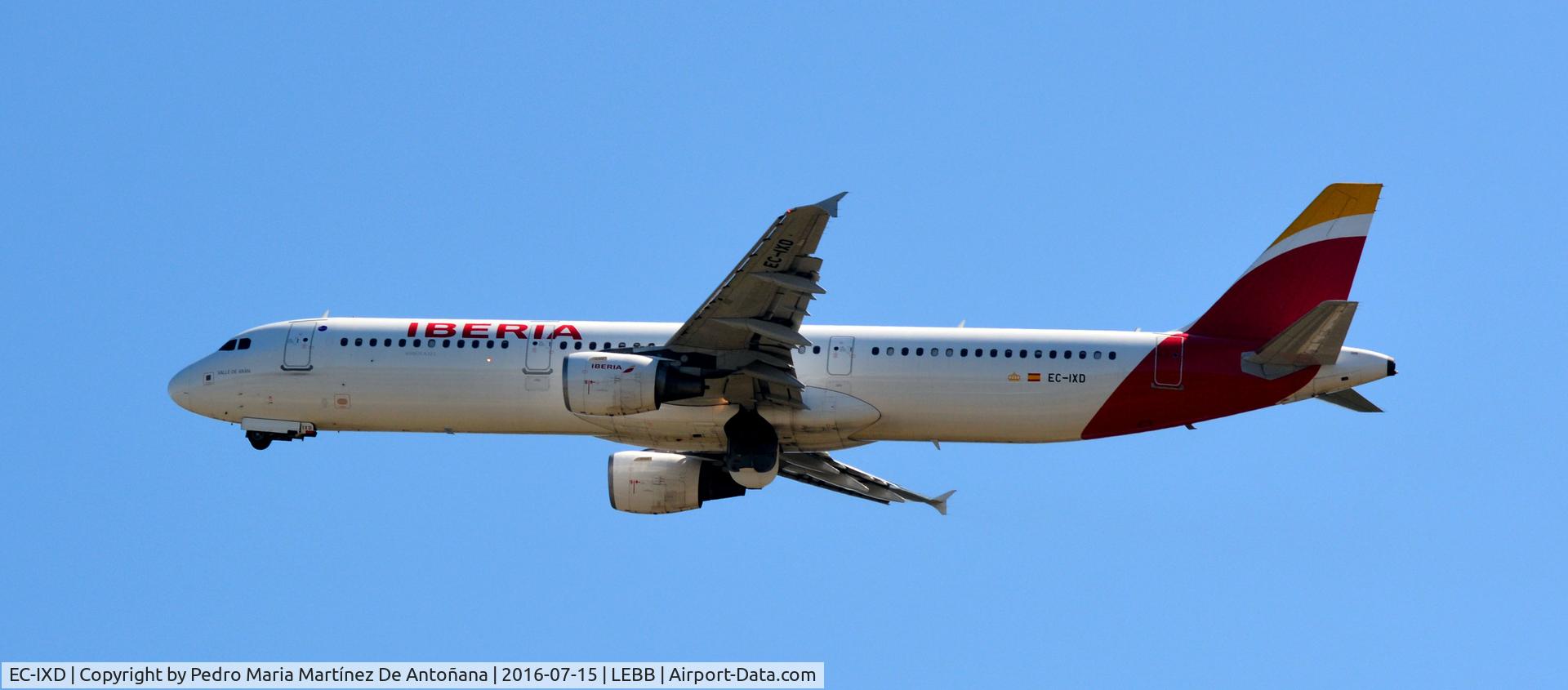 EC-IXD, 2004 Airbus A321-211 C/N 2220, Loiu - Bilbao - España