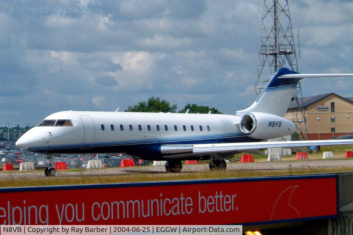 N8VB, 1999 Bombardier BD-700-1A10 Global Express C/N 9021, Bombardier BD-700-1A10 Global Express [9021] Luton~G 25/06/2004