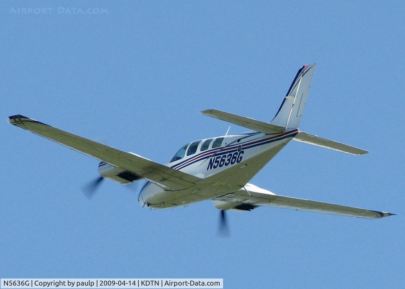 N5636G, 1990 Beech 58 Baron C/N TH-1586, At Downtown Shreveport.