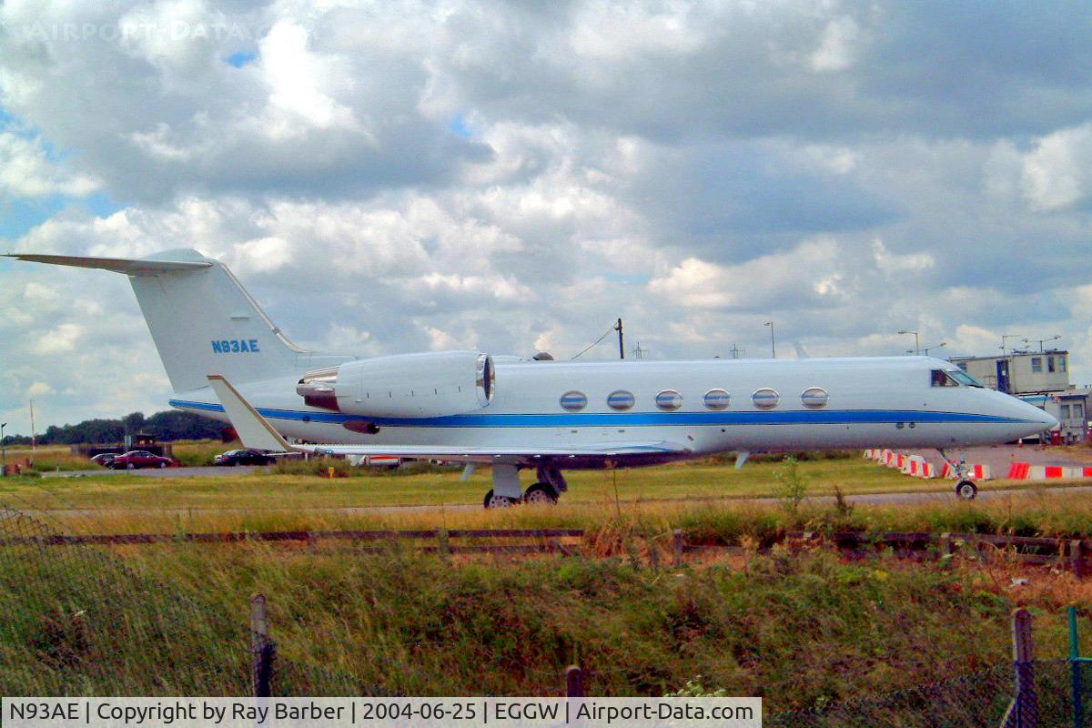 N93AE, 1996 Gulfstream Aerospace G-IV C/N 1302, Gulfstream G4SP [1302] Luton~G 25/06/2004
