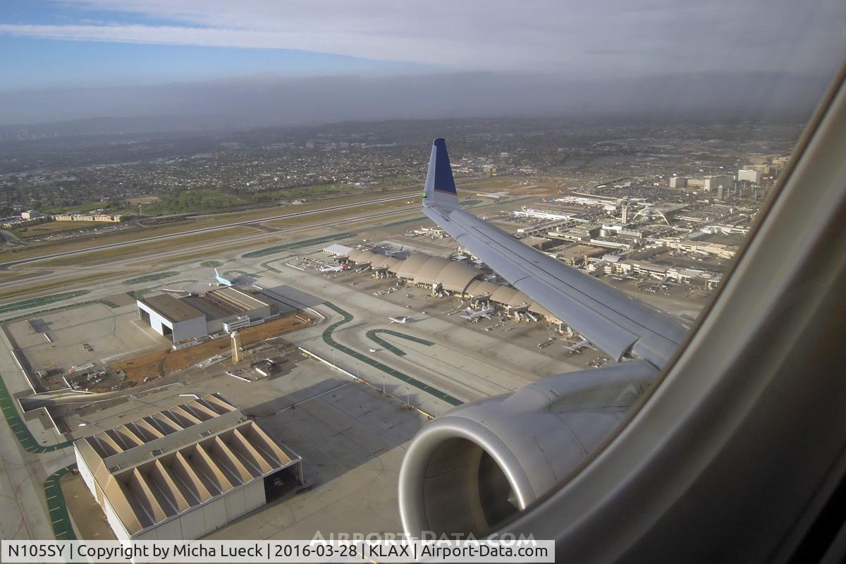 N105SY, 2014 Embraer 175LR (ERJ-170-200LR) C/N 17000395, Climbing out of LAX, bound for MSP