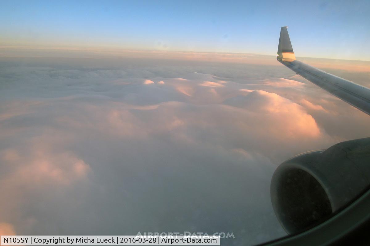 N105SY, 2014 Embraer 175LR (ERJ-170-200LR) C/N 17000395, Warm evening light (LAX-MSP)