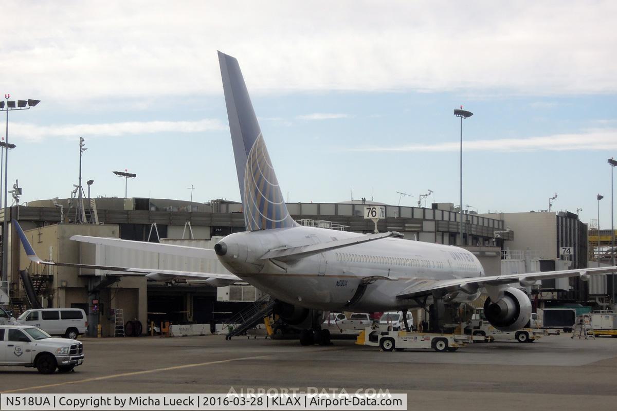 N518UA, 1990 Boeing 757-222 C/N 24871, At LAX