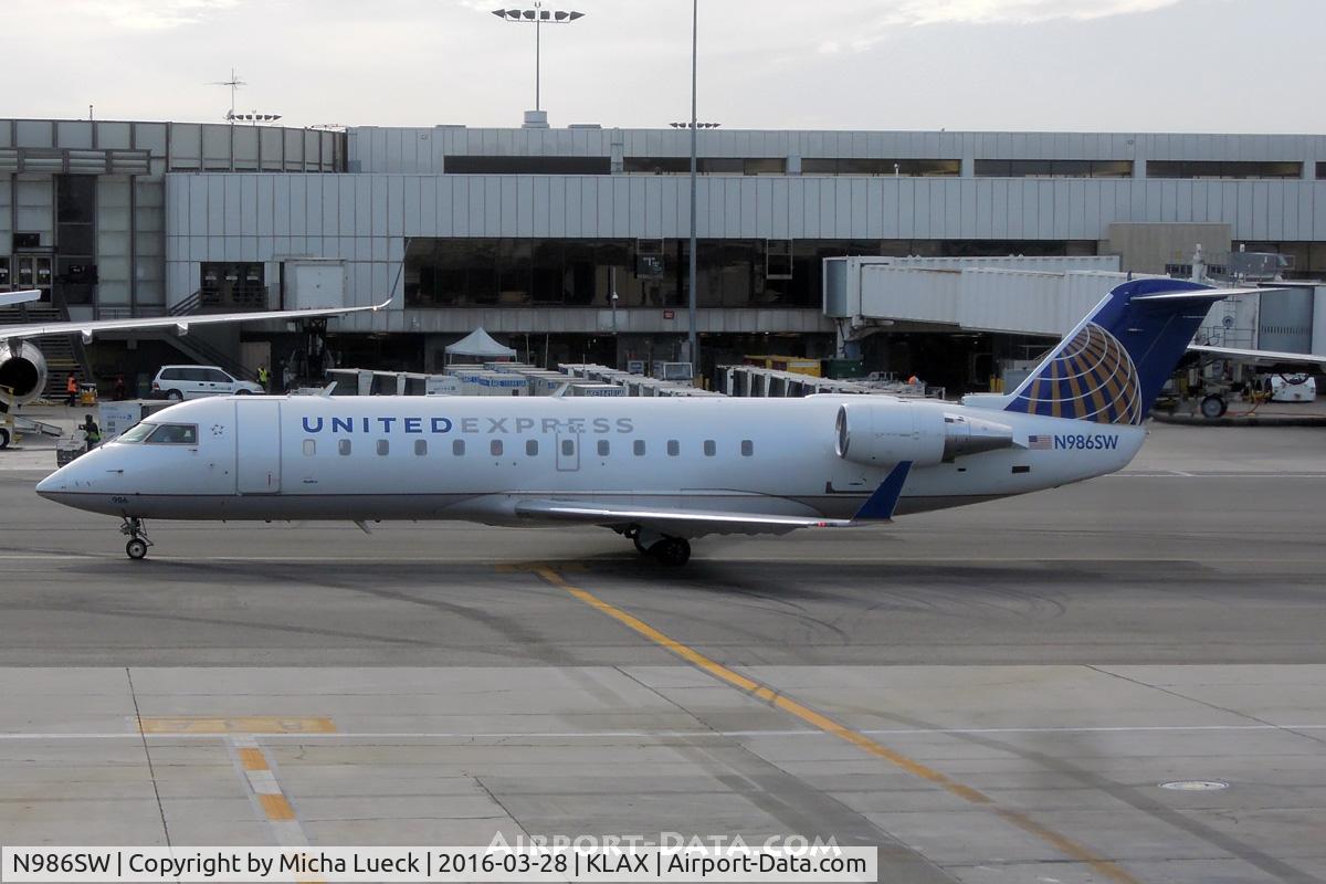 N986SW, 2004 Bombardier CRJ-200ER (CL-600-2B19) C/N 7967, At LAX