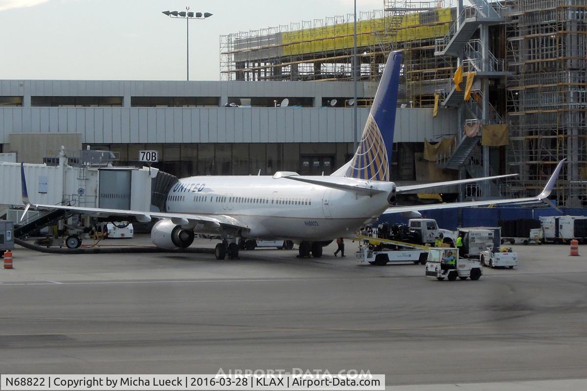 N68822, 2014 Boeing 737-924/ER C/N 42178, AT LAX