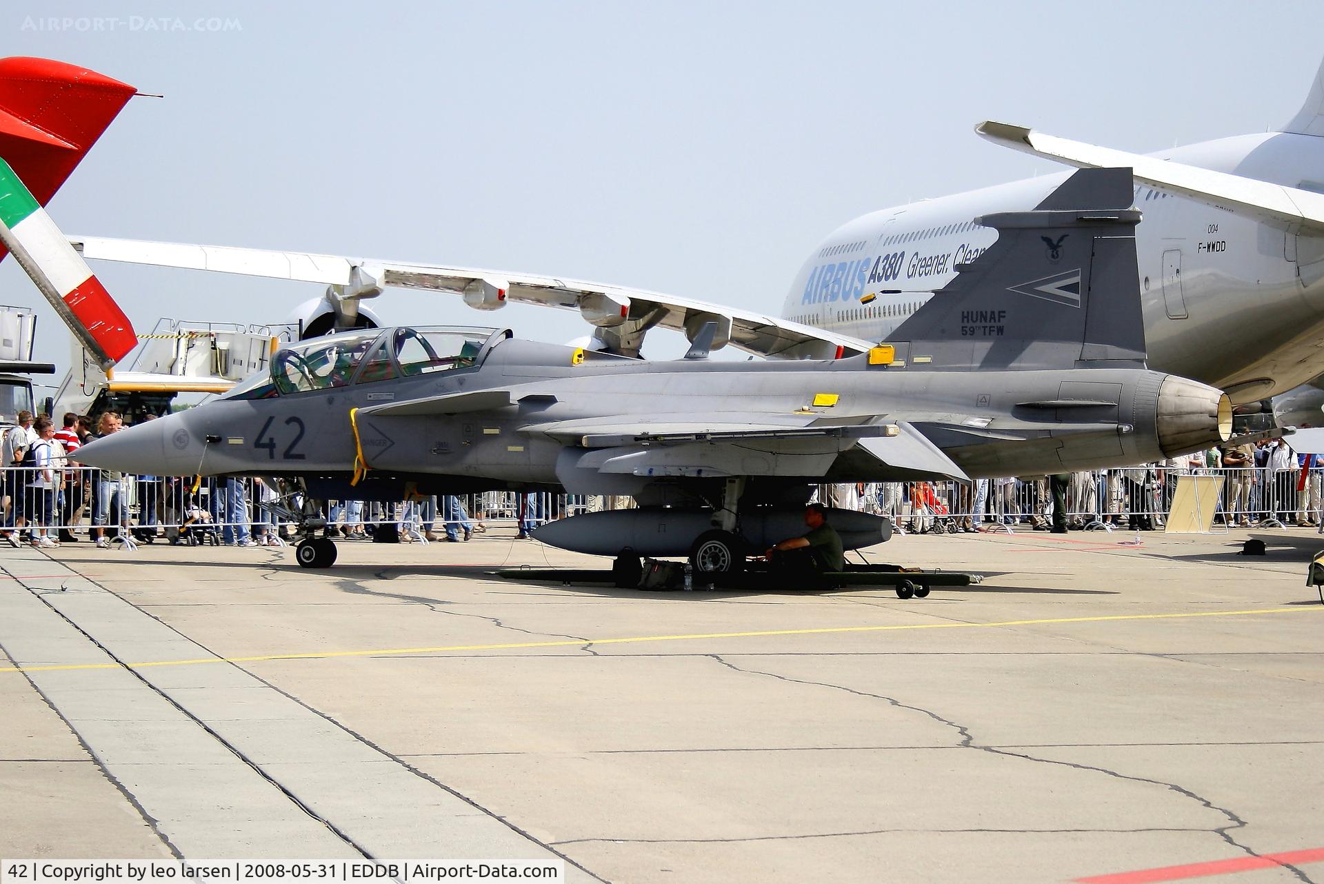 42, Saab JAS-39D Gripen C/N 39851, Berlin Air Show 31.5.08