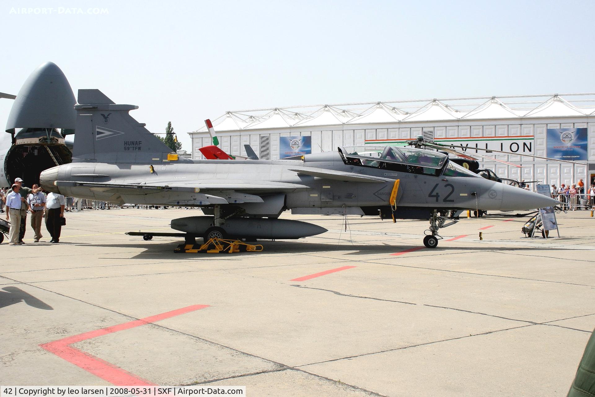 42, Saab JAS-39D Gripen C/N 39851, Berlin Air Show 31.5.08