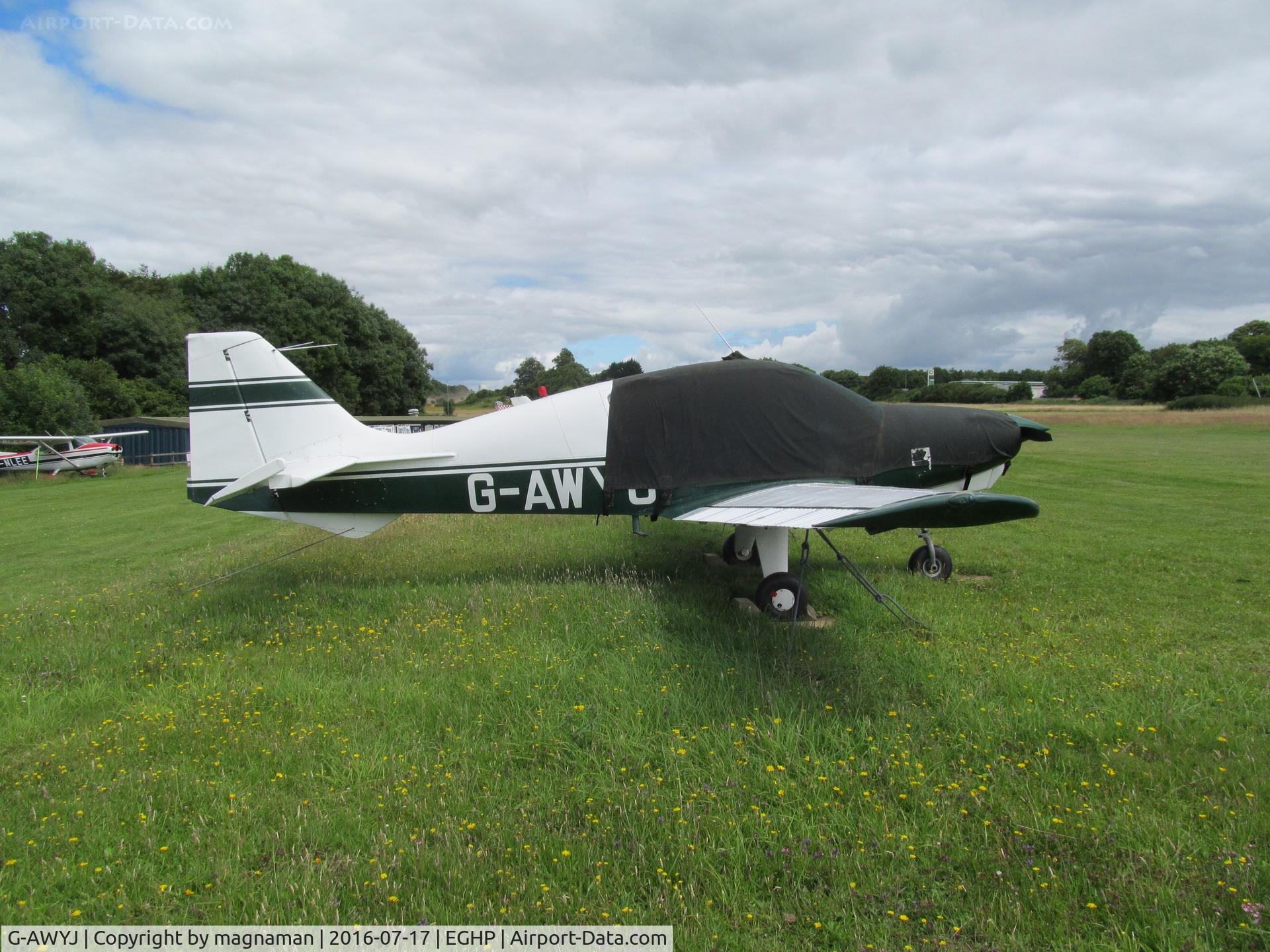 G-AWYJ, 1969 Beagle B-121 Pup Series 2 (Pup 150) C/N B121-038, in line up at popham