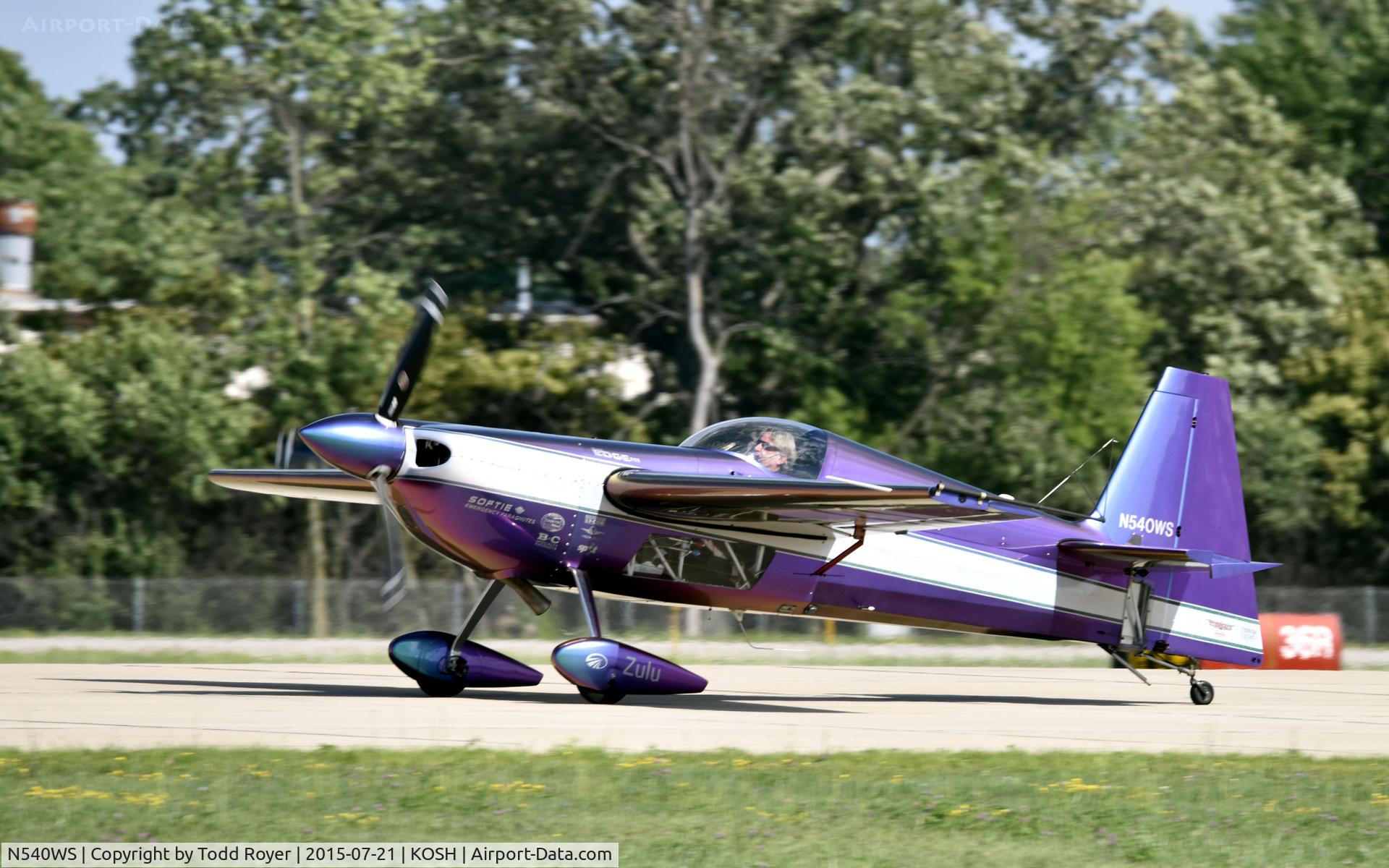 N540WS, 2002 Zivko Edge 540 C/N 0032, Airventure 2015