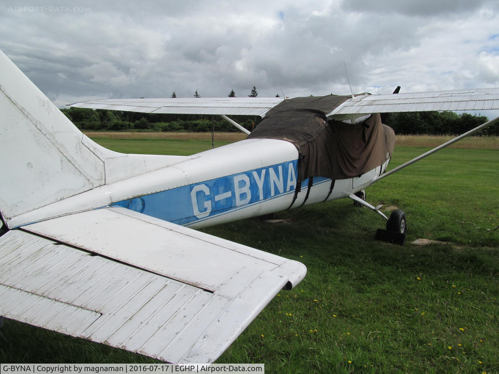 G-BYNA, 1969 Reims F172H Skyhawk C/N 0626, up close!