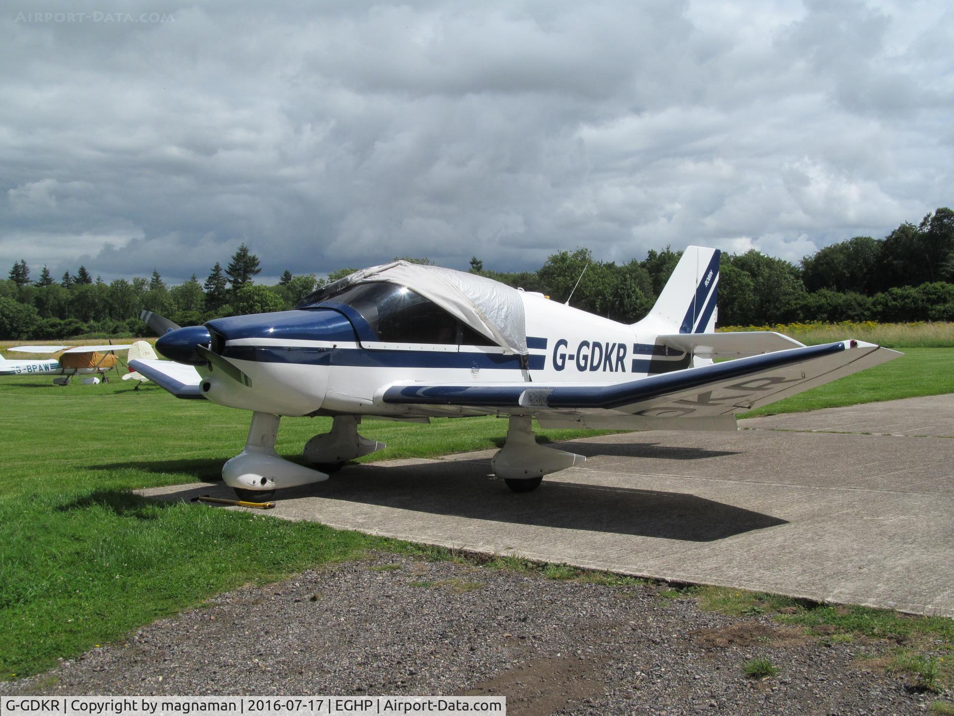 G-GDKR, 1983 Robin DR-400-140B Major C/N 1623, at popham