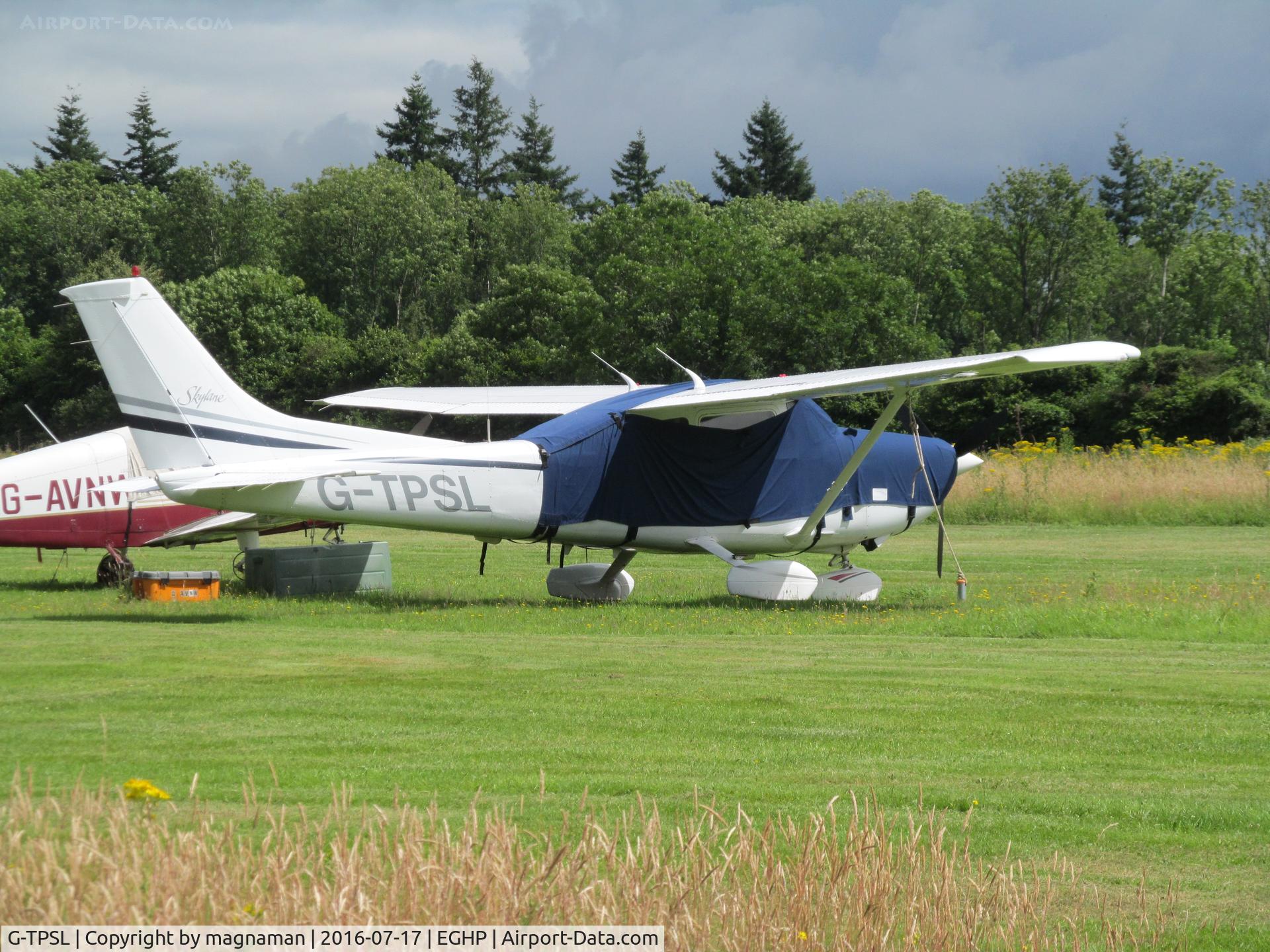 G-TPSL, 1998 Cessna 182S Skylane C/N 18280398, on grass line up