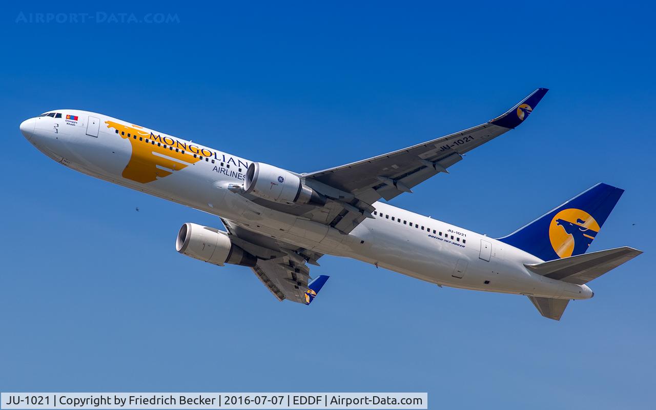 JU-1021, 2013 Boeing 767-34G/ER C/N 41519, departure via RW25C