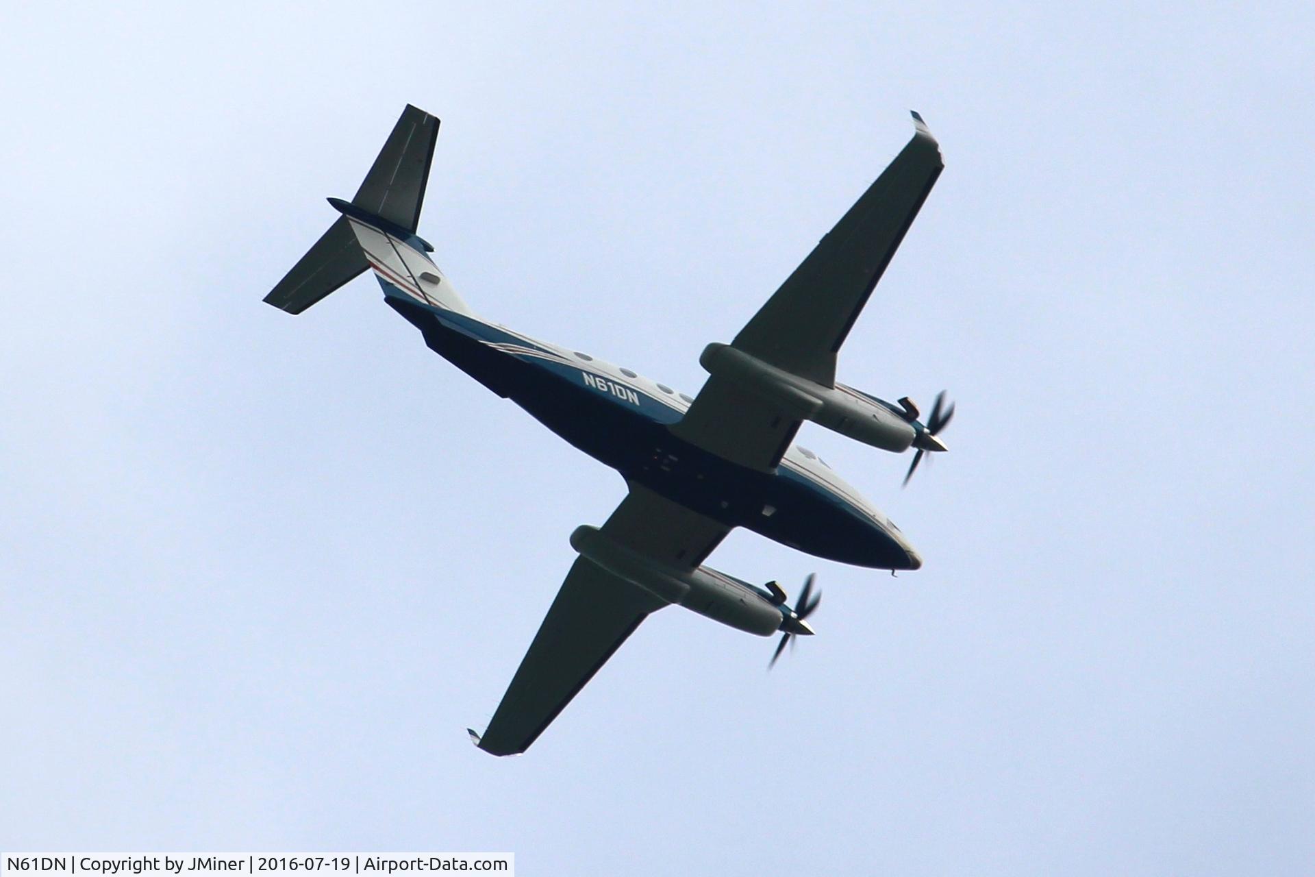 N61DN, 1992 Beech B200 King Air C/N BB-1438, Flying over Fitchie Creek Nature Preserve in Elgin IL.