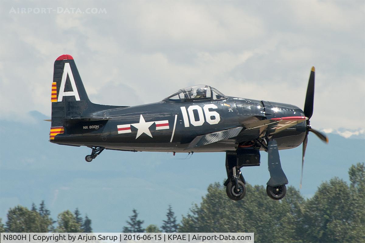 N800H, 1949 Grumman F8F-2 (G58) Bearcat C/N D.1126, Flying by the Boeing factory.