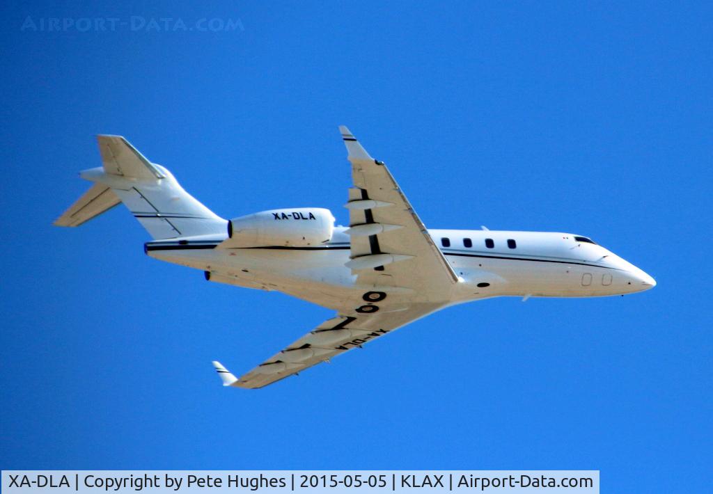 XA-DLA, 2008 Bombardier Challenger 300 (BD-100-1A10) C/N 20203, XA-DLA Challenger 300 at LAX