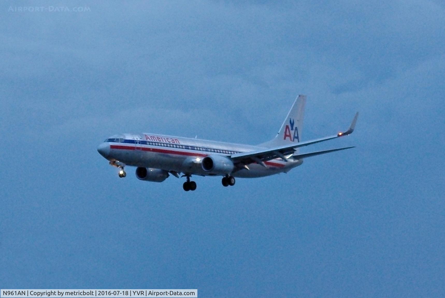 N961AN, 2001 Boeing 737-823 C/N 30092, AA2369 from DFW