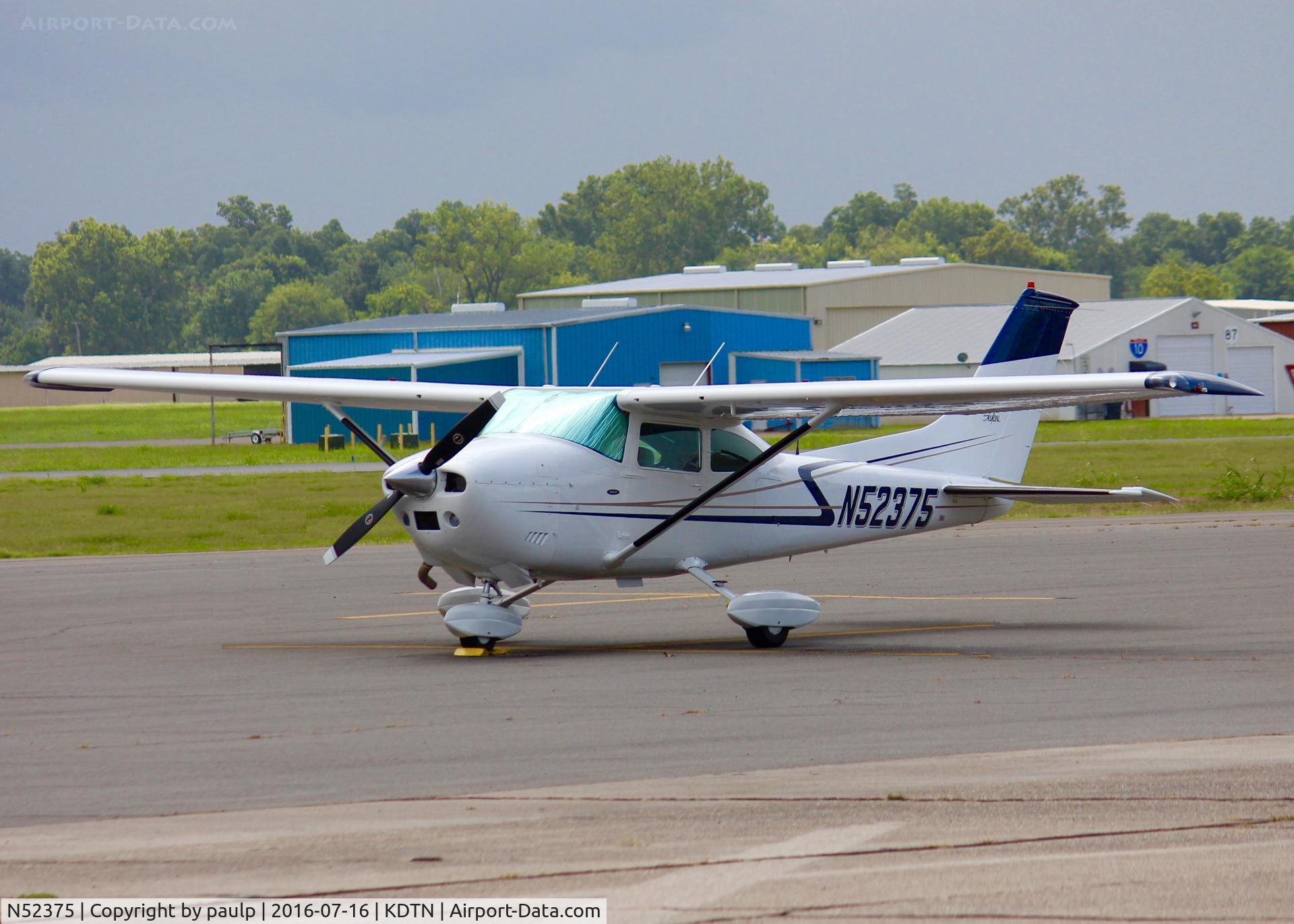 N52375, 1973 Cessna 182P Skylane C/N 18262561, At Downtown Shreveport.