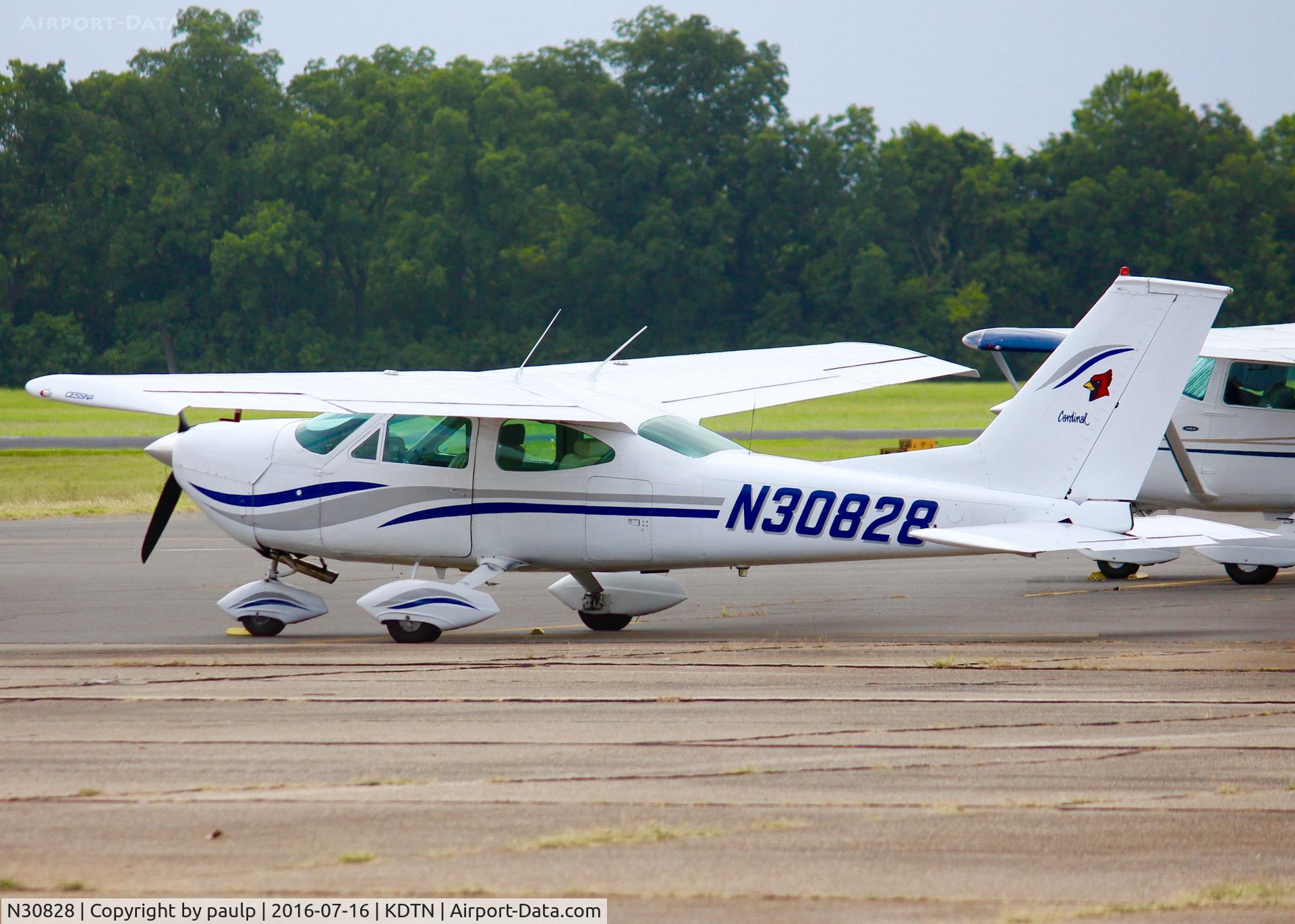 N30828, 1970 Cessna 177B Cardinal C/N 17701489, At Downtown Shreveport.
