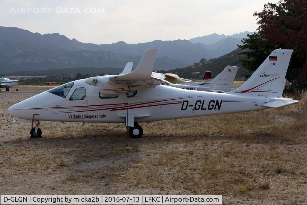 D-GLGN, 2010 Tecnam P-2006T C/N 038, Parked