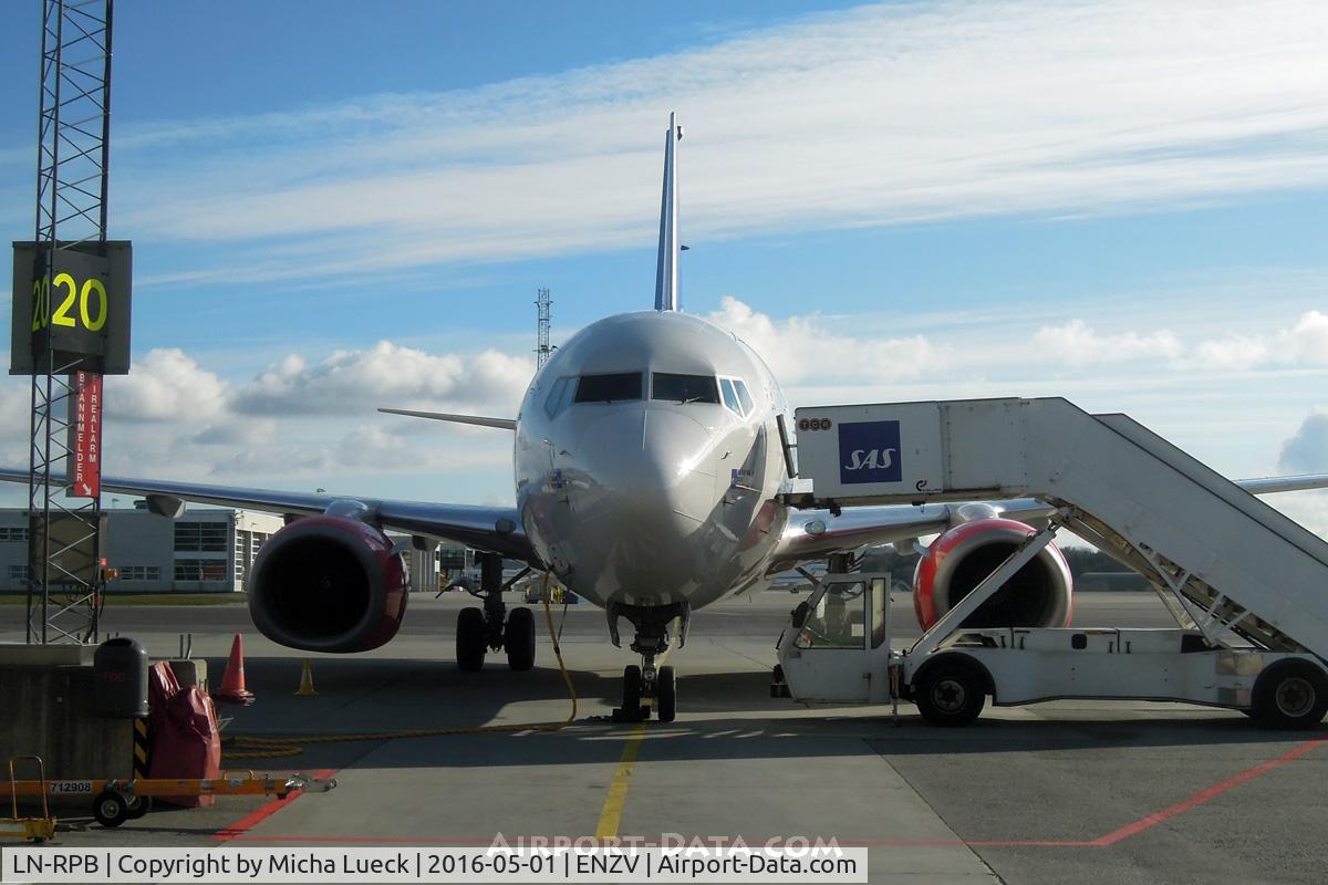LN-RPB, 1998 Boeing 737-683 C/N 28294, At Sola