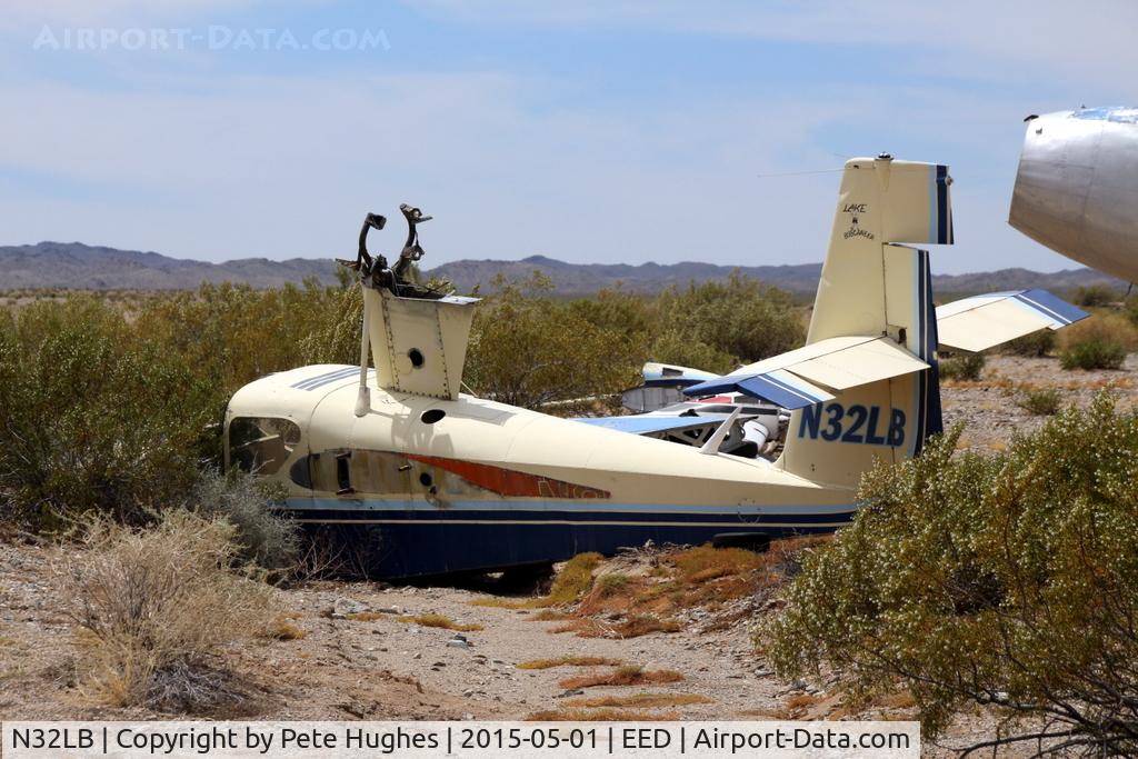 N32LB, 1974 Lake LA-4-200 Buccaneer C/N 631, N32LB Lake LA4 at Needles, California