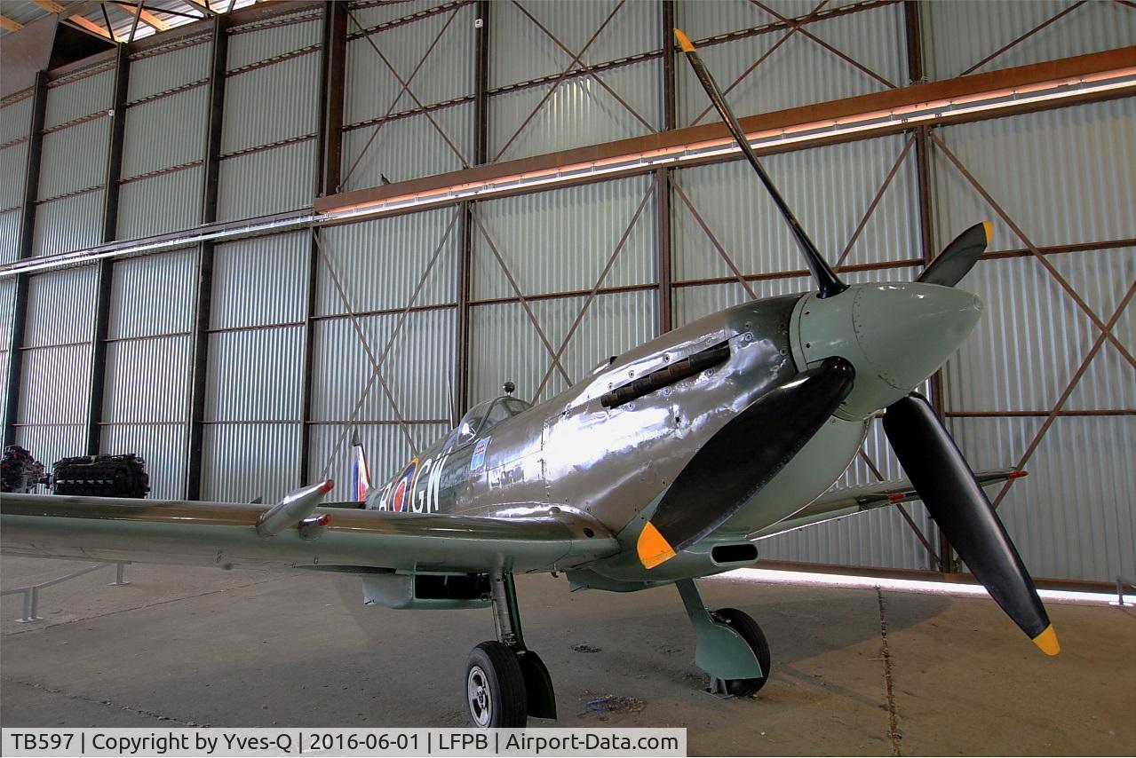 TB597, Supermarine 361 Spitfire LF.XVIe C/N CBAF.IX.3310, Supermarine 361 Spitfire LF.XVIe, Air & Space Museum Paris-Le Bourget (LFPB-LBG)