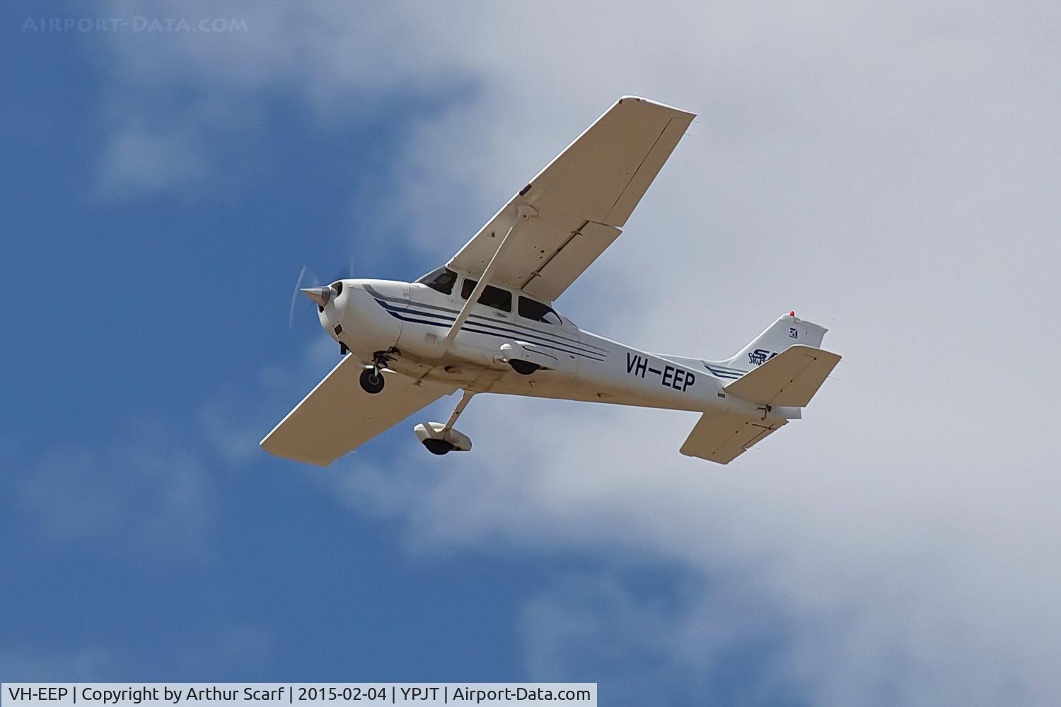VH-EEP, 2003 Cessna 172S C/N 172S9321, Jandakot WA February 2015