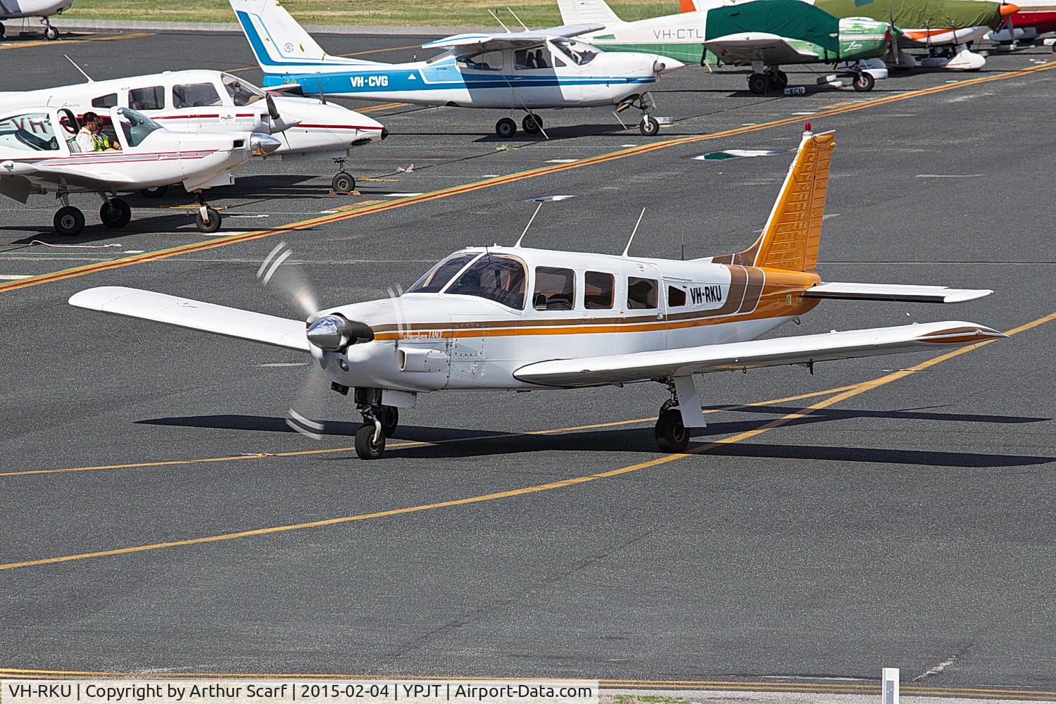 VH-RKU, 1977 Piper PA-32R-300 Cherokee Lance C/N 32R-7680375, Jandakot WA February 2015