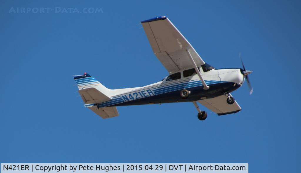 N421ER, 2004 Cessna 172S C/N 172S9679, N421ER Cessna 172 at Deer Valley, Arizona