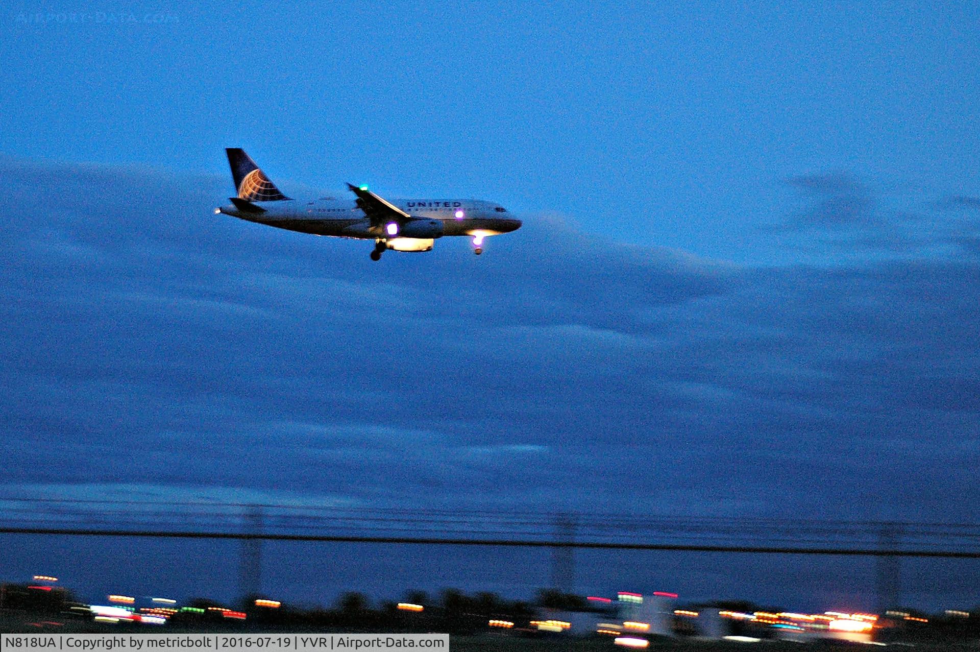 N818UA, 1998 Airbus A319-131 C/N 882, flt UA460 from SFO