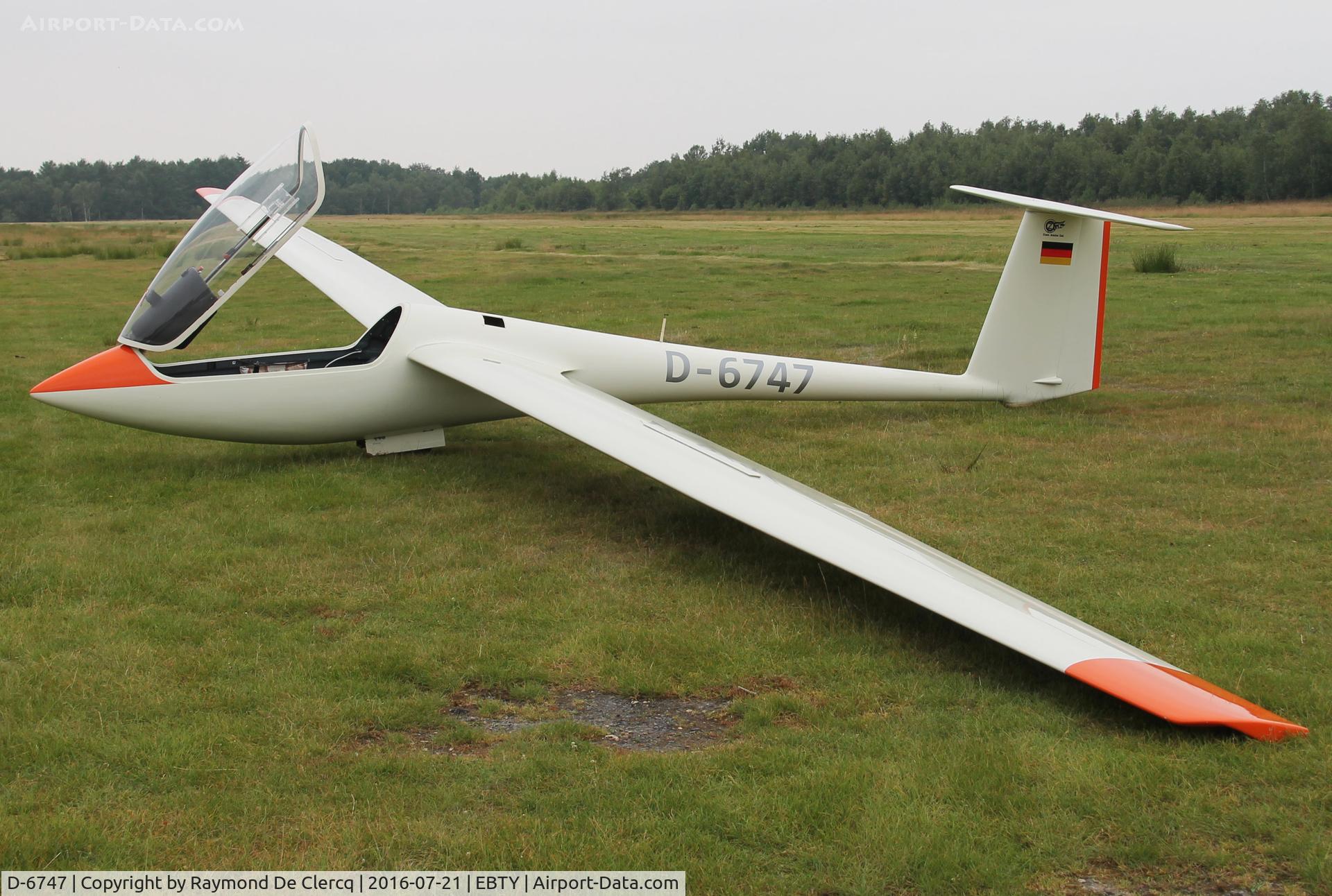 D-6747, 1977 Schleicher ASW-19B C/N 19062, At Maubray.