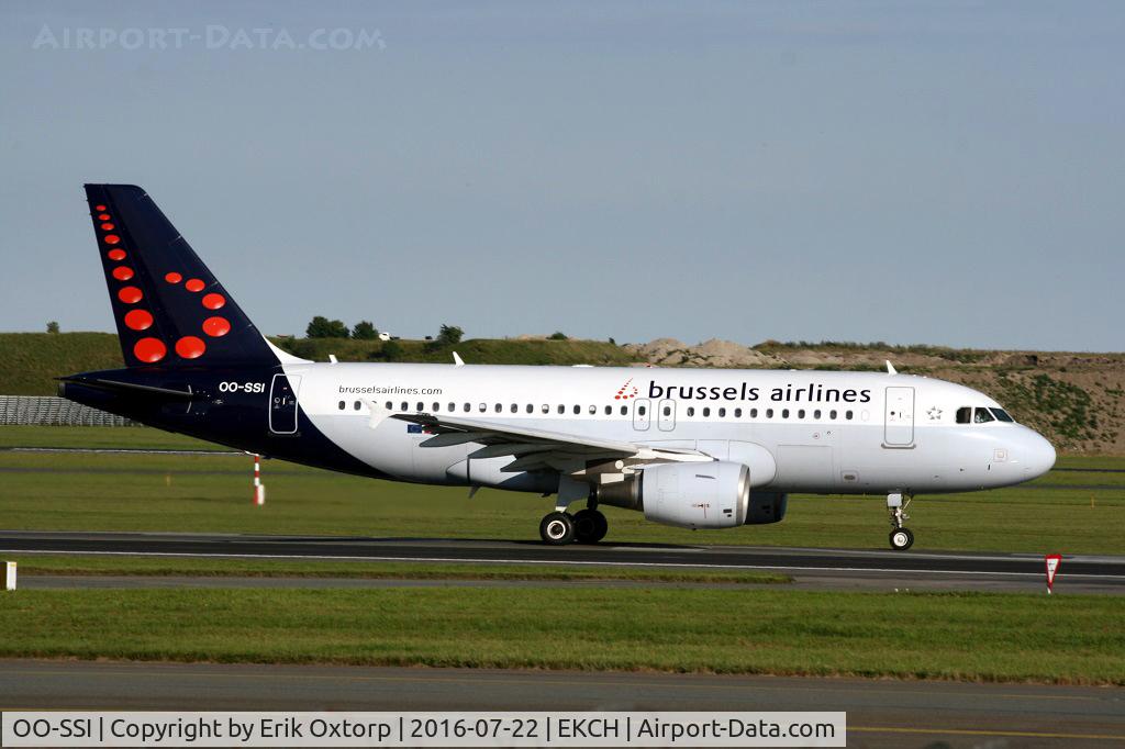 OO-SSI, 2009 Airbus A319-112 C/N 3895, OO-SSI taking off rw 22R
