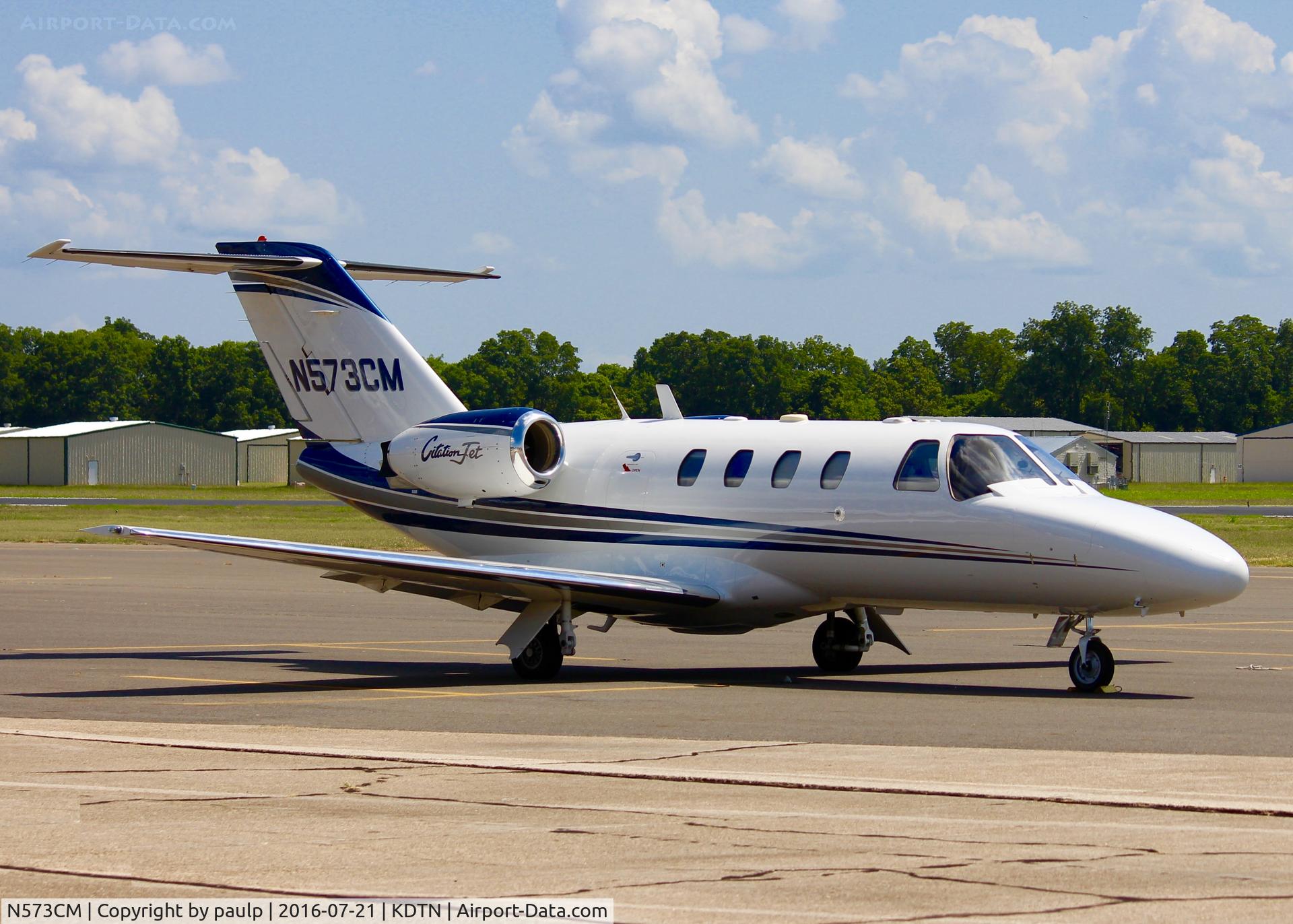 N573CM, 1999 Cessna 525 CitationJet CJ1 C/N 525-0352, At Downtown Shreveport.