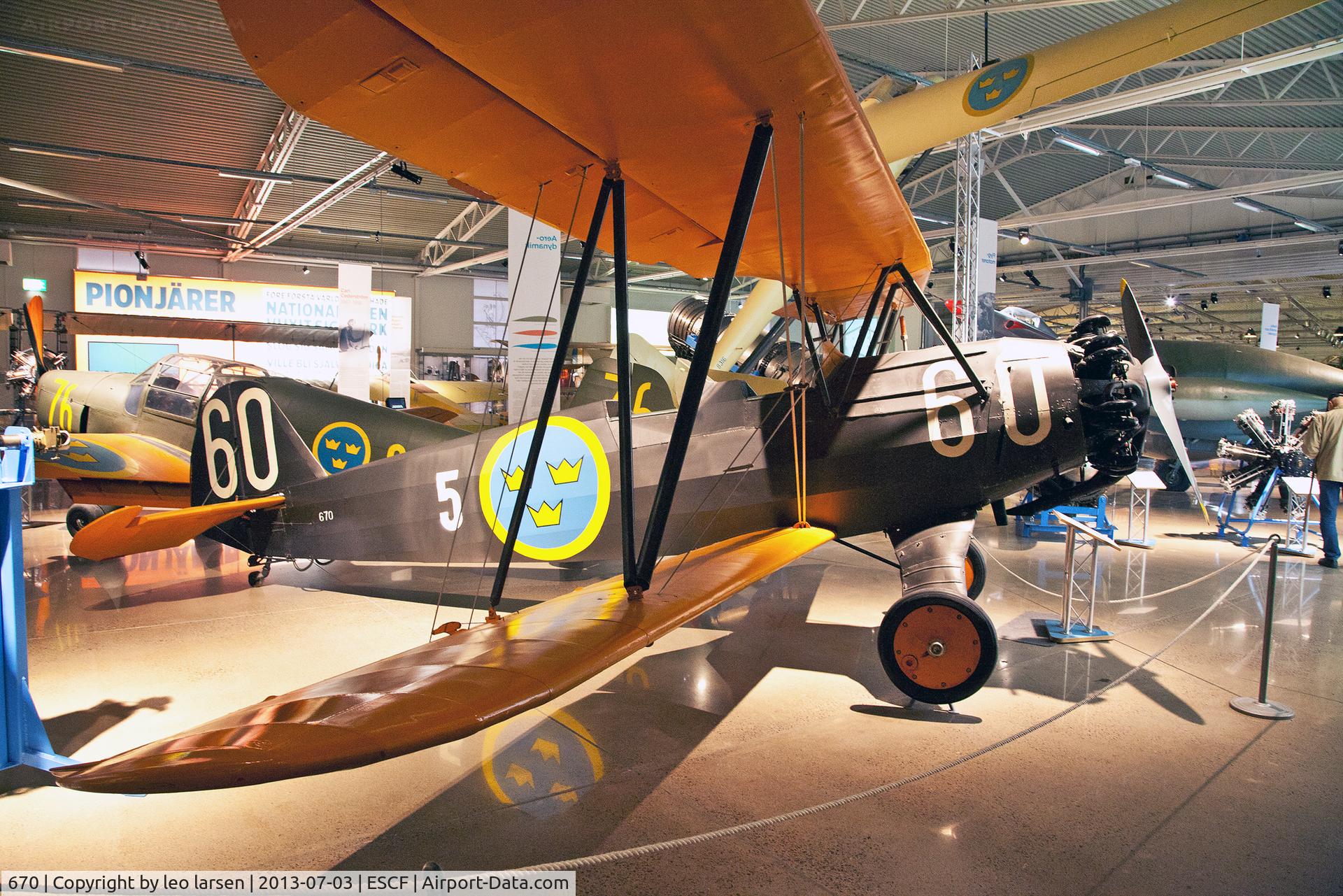 670, 1942 Focke-Wulf Fw-44J Stieglitz C/N CVV-52, Flygvapen Museum Linkoping 3.7.13