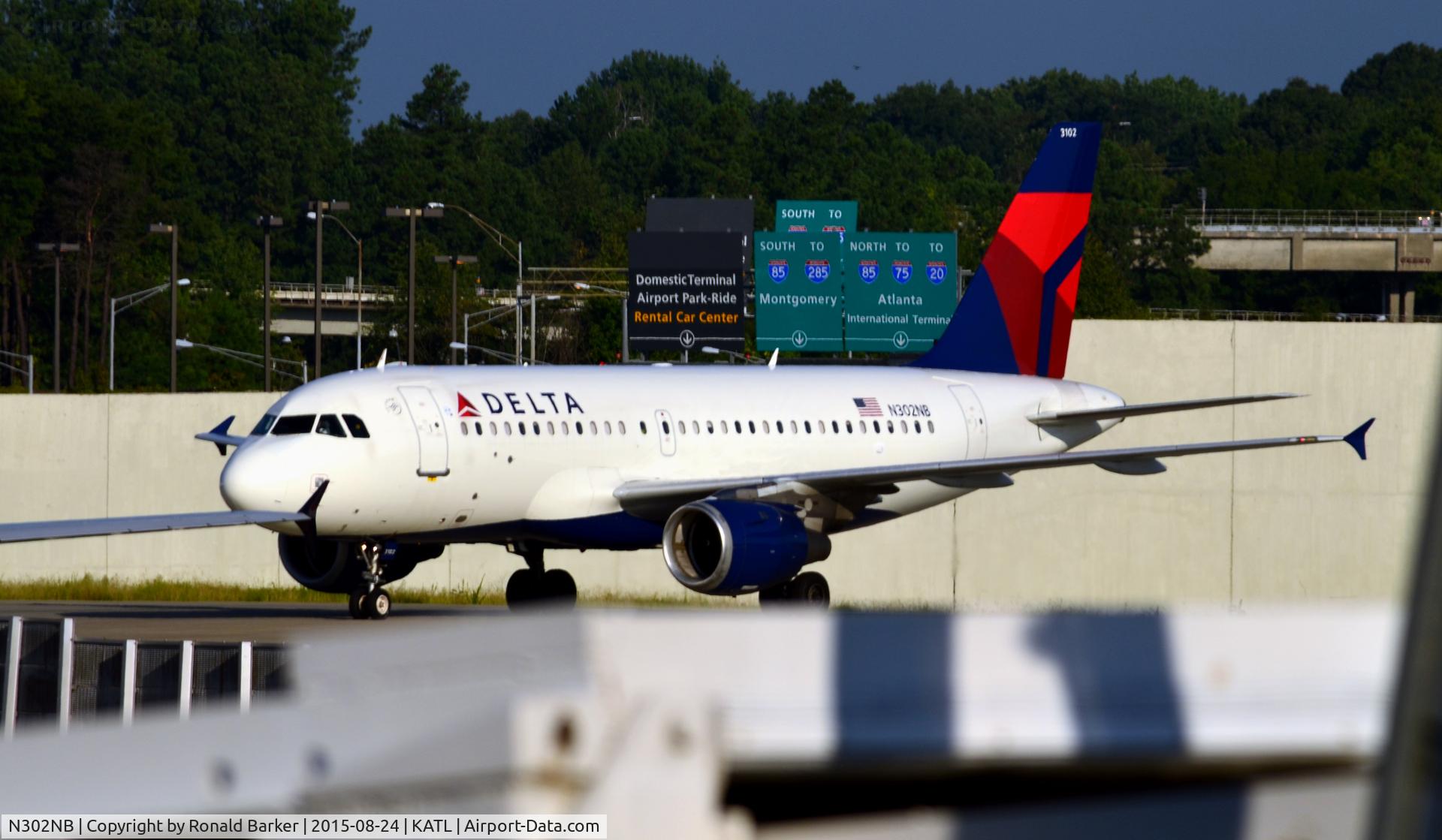 N302NB, 1999 Airbus A319-114 C/N 1062, Taxi Atlanta