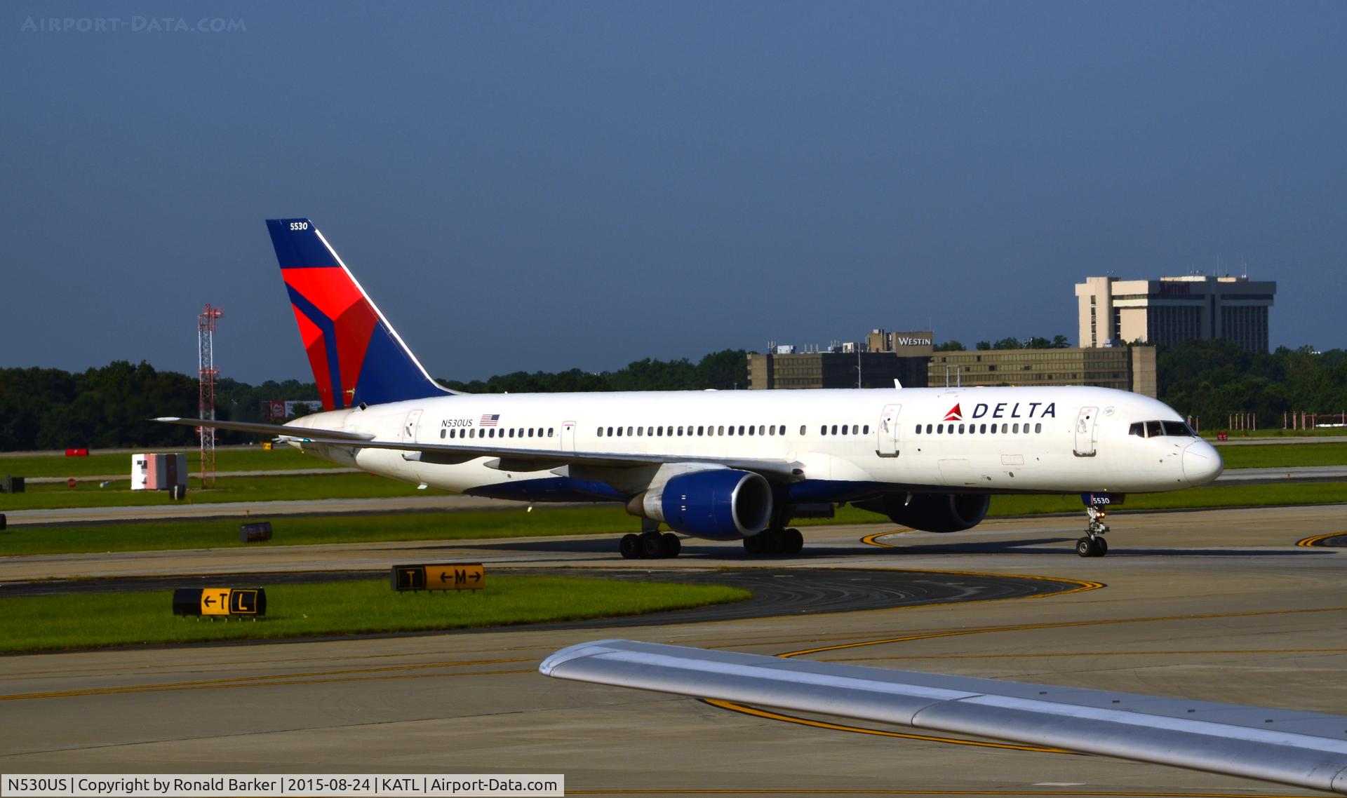 N530US, 1988 Boeing 757-251 C/N 23845, Taxi Atlanta