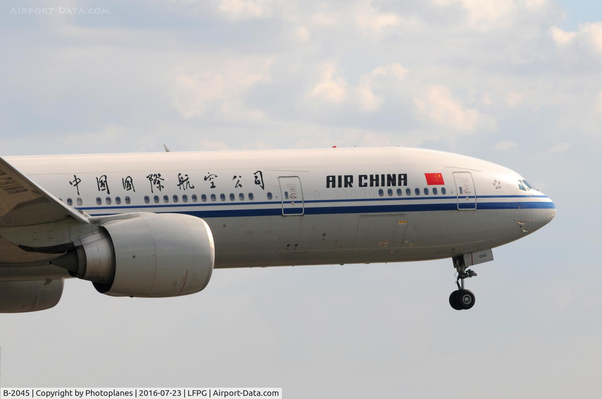 B-2045, 2014 Boeing 777-39L/ER C/N 41443, cdg landing