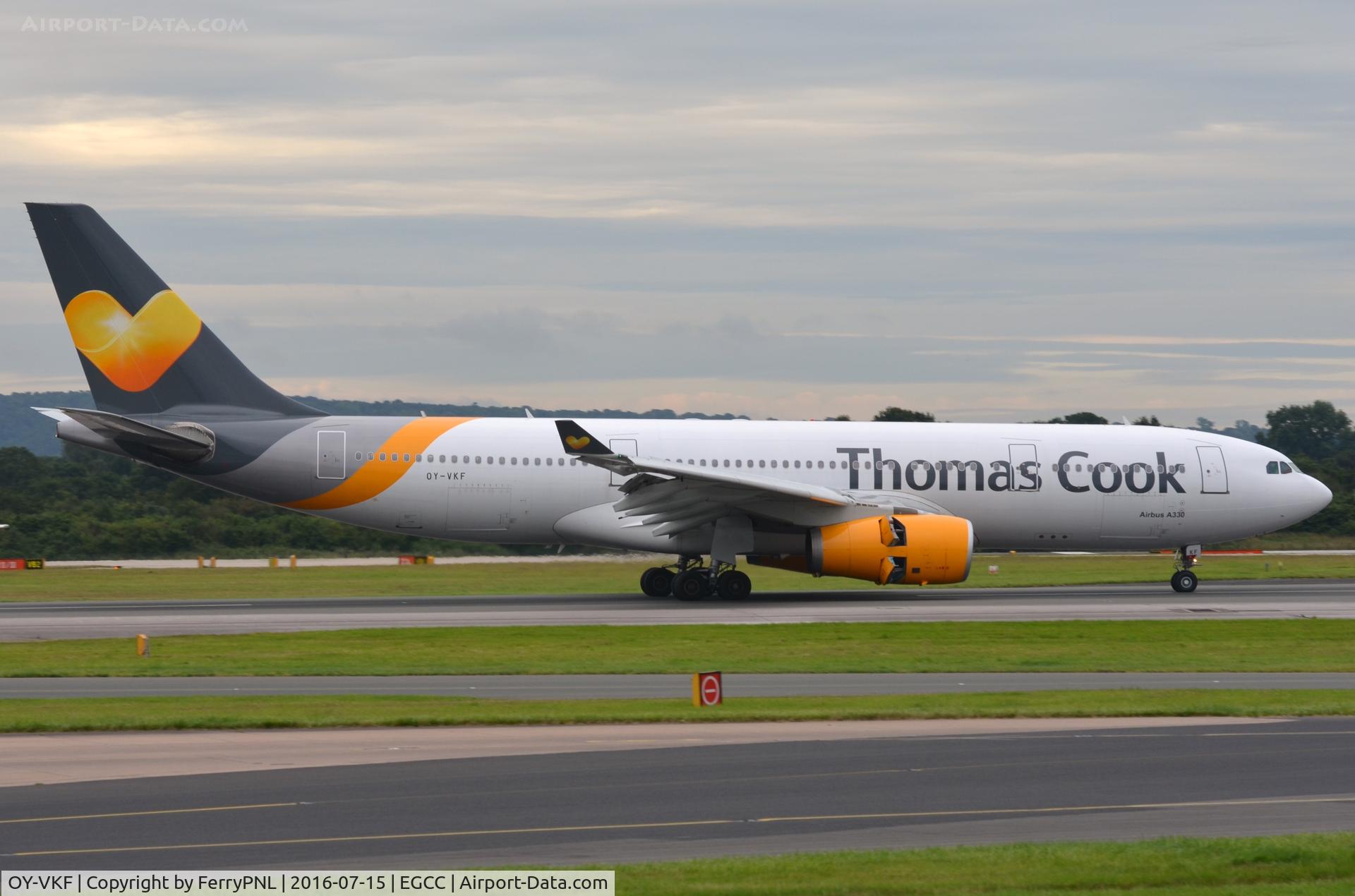 OY-VKF, 1999 Airbus A330-243 C/N 309, Thomas Cook A332 coming to a stop.