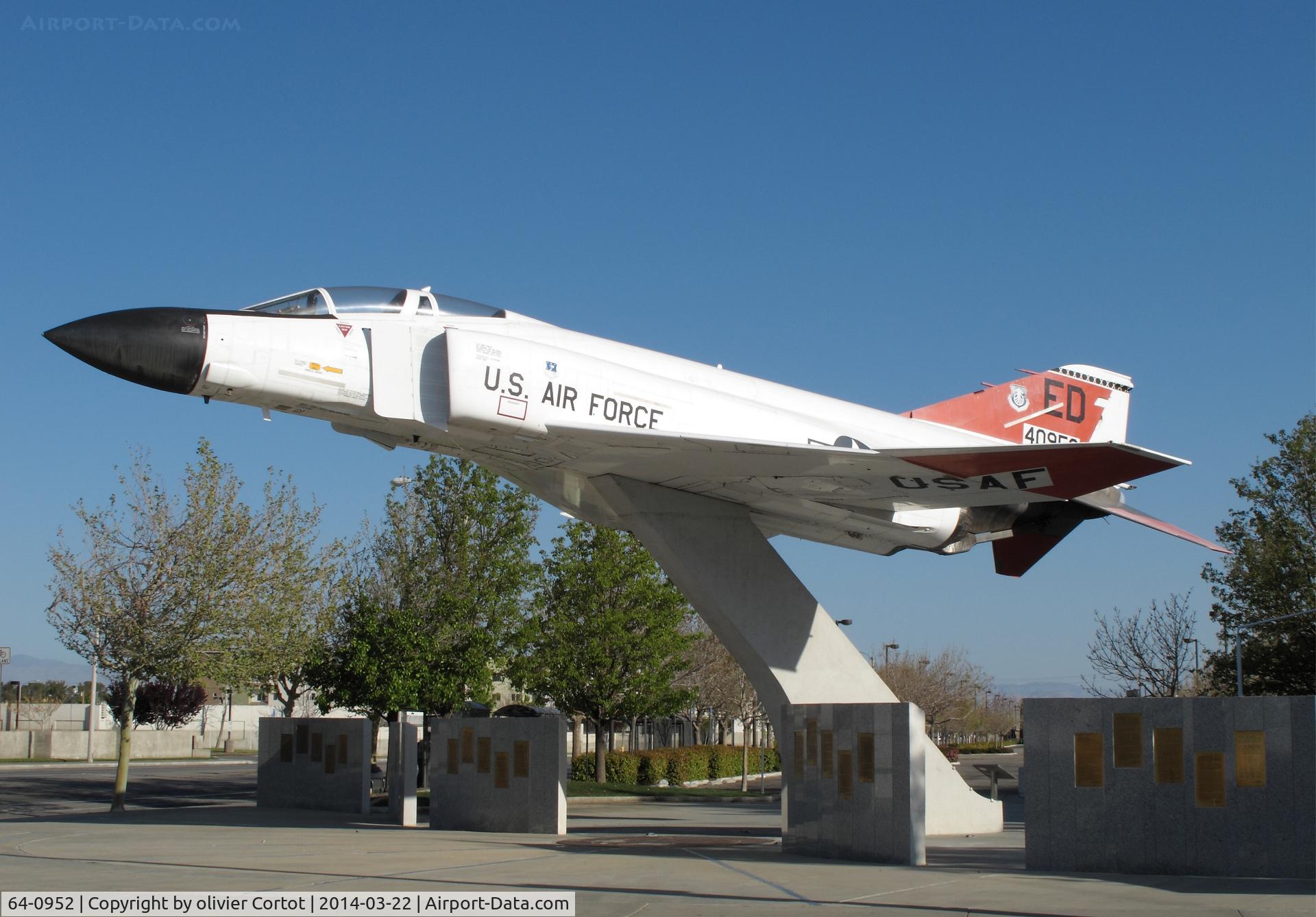 64-0952, 1964 McDonnell F-4D Phantom II C/N 1364, city of Lancaster CA