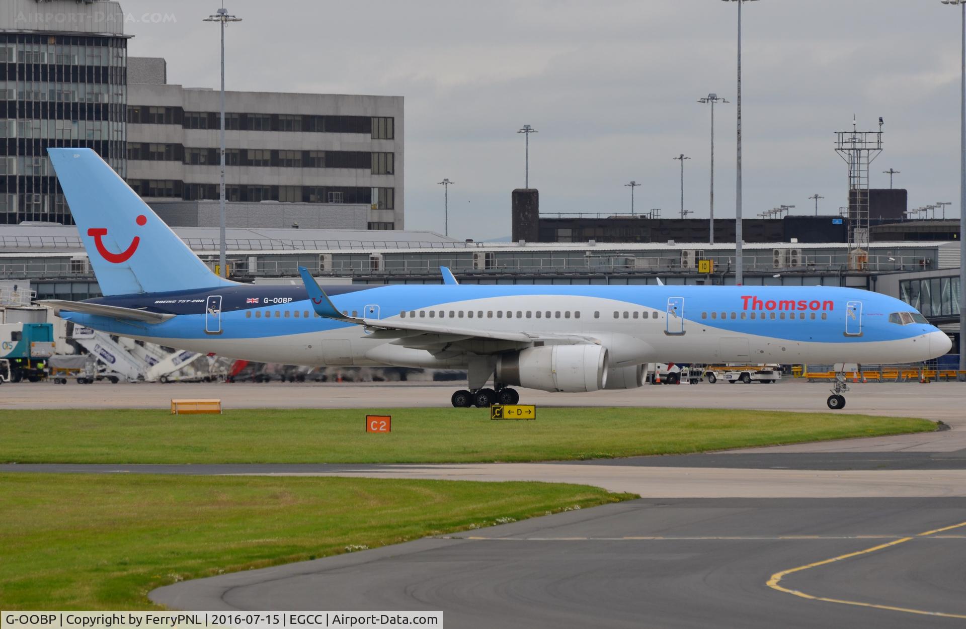 G-OOBP, 2000 Boeing 757-2G5 C/N 30394, Thomson B752 for departure