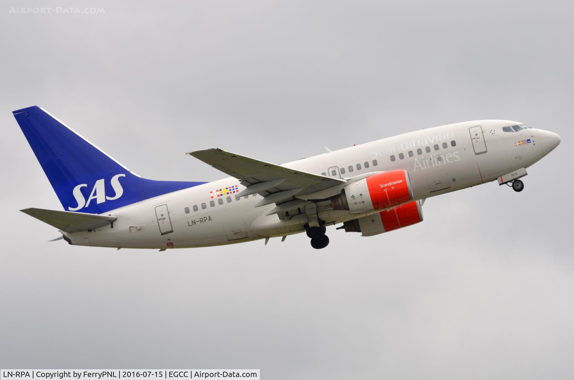 LN-RPA, 1998 Boeing 737-683 C/N 28290, SAS B736 taking-off.