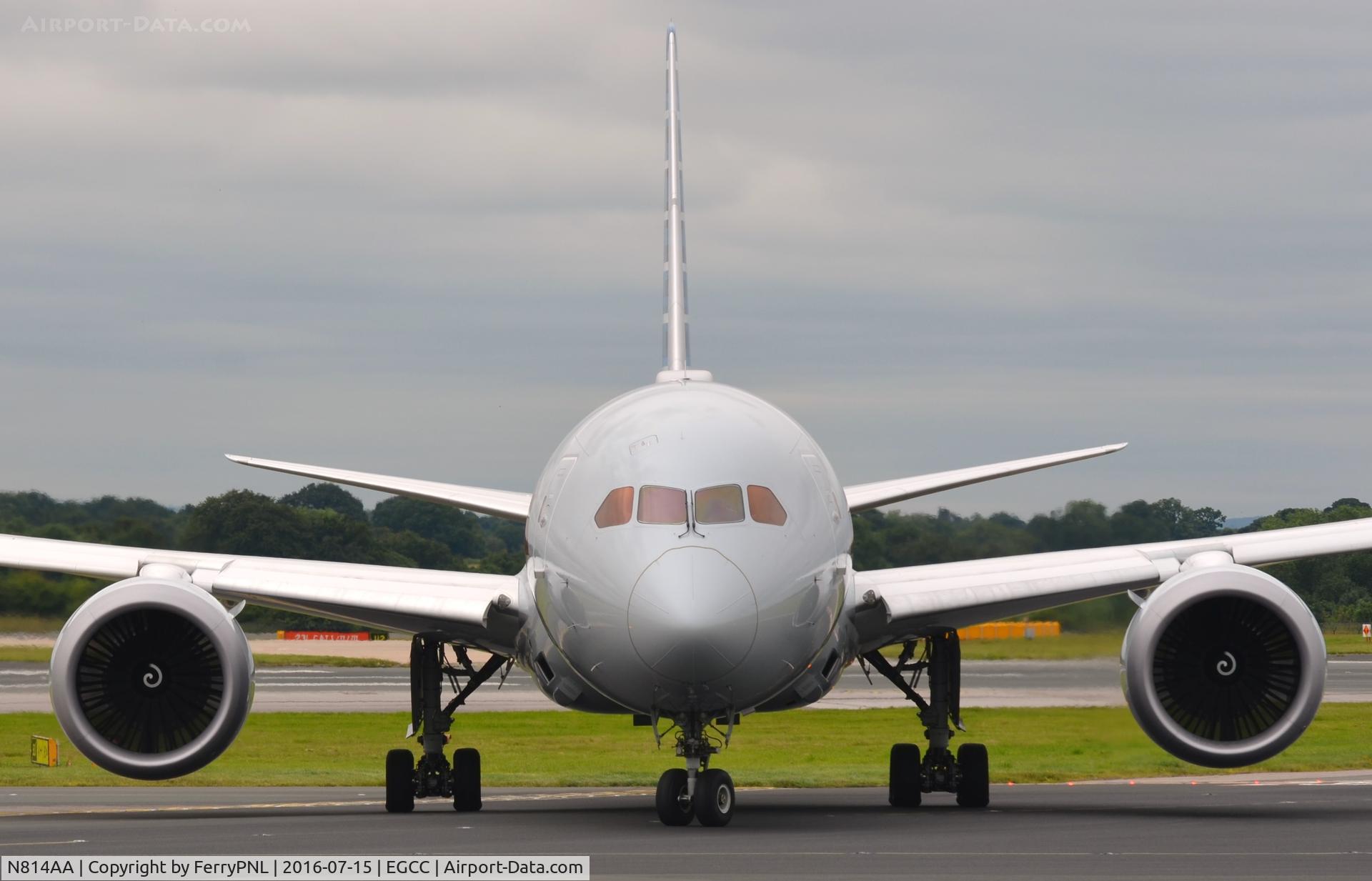 N814AA, 2016 Boeing 787-8 Dreamliner C/N 40632, American B788 head-up.